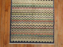 Gewellter türkischer Vintage-Dekoteppich