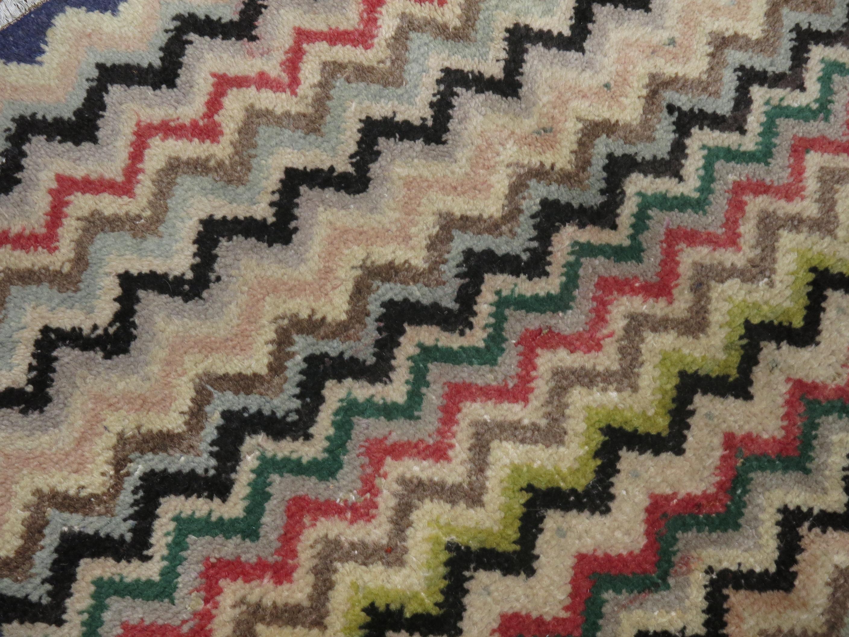 Hand-Woven Wavy Vintage Turkish Deco Rug For Sale
