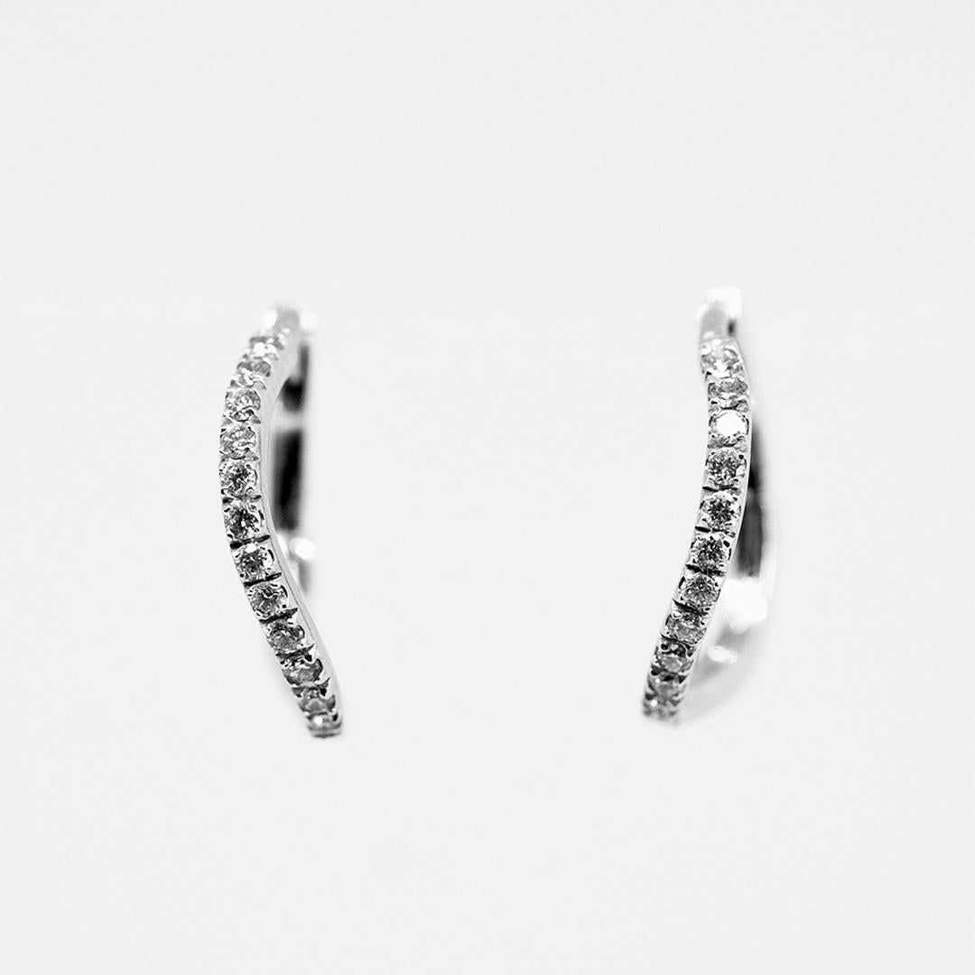 Contemporary Wavy White Gold Hoop Earrings Set with Diamonds and Rough Polished Tourmalines For Sale