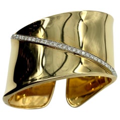 Wavy Yellow Gold Cuff Bracelet with Diamonds