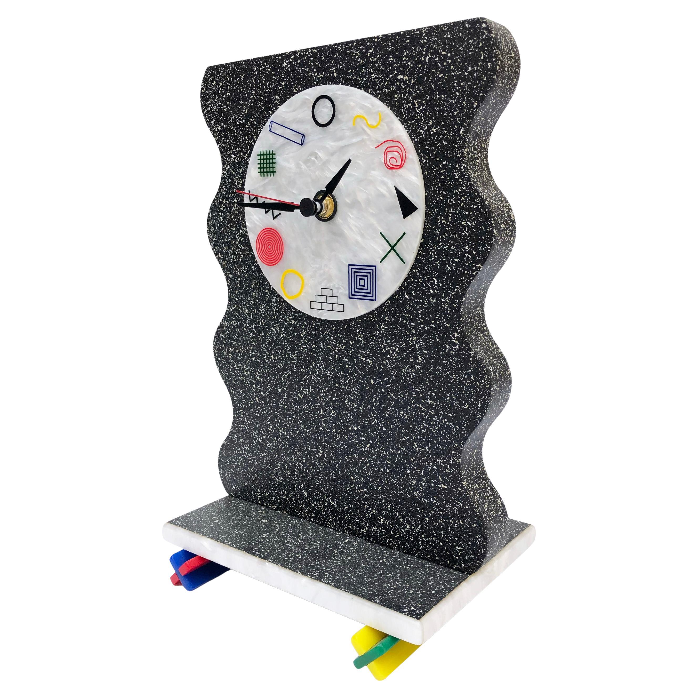 Orologio da tavolo "WAVYBONE" di Kim Mullis come Wilderness Bodies in vendita
