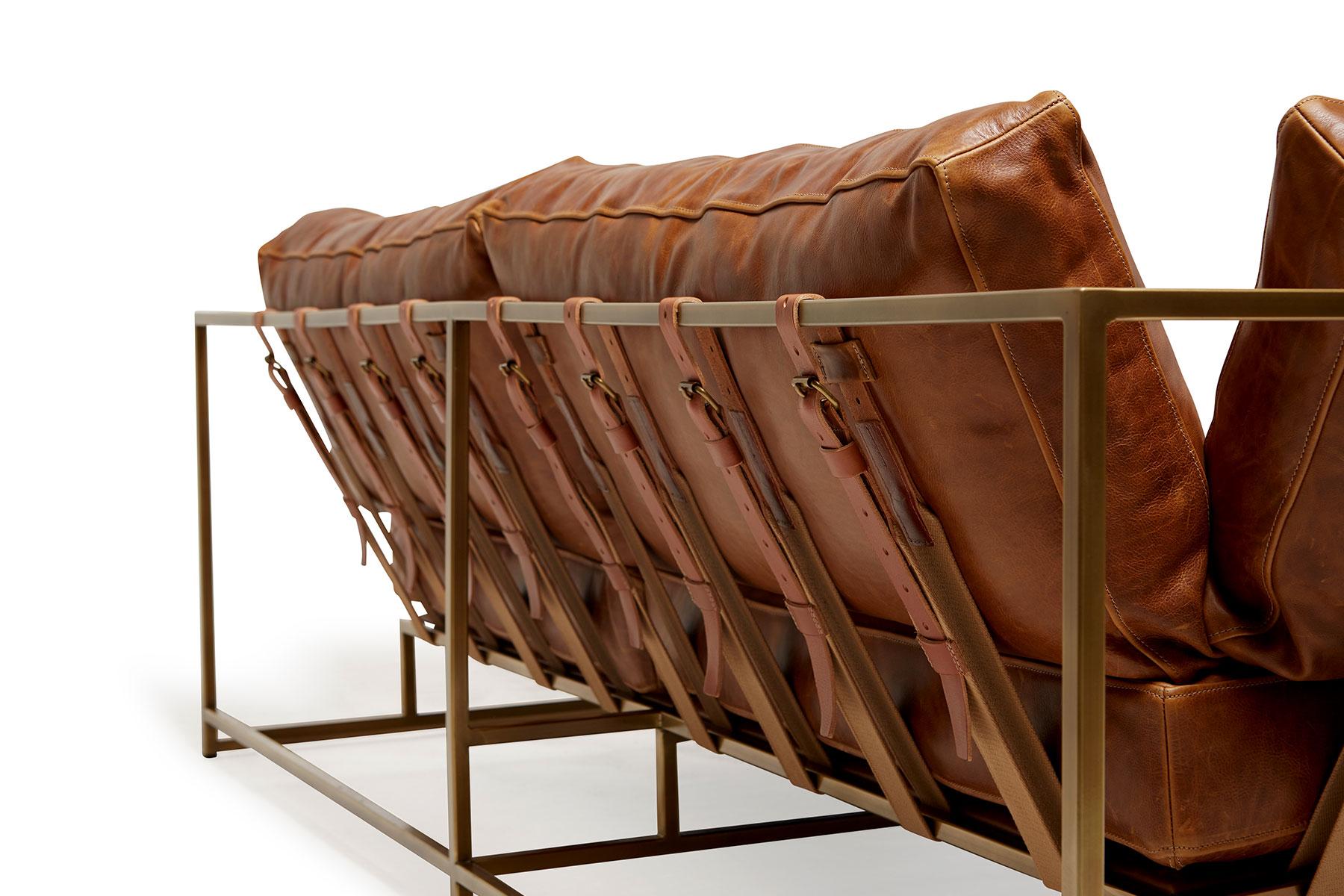 Sofa-Set aus braunem gewachstem Potomac-Leder und antikem Messing im Zustand „Neu“ im Angebot in Los Angeles, CA