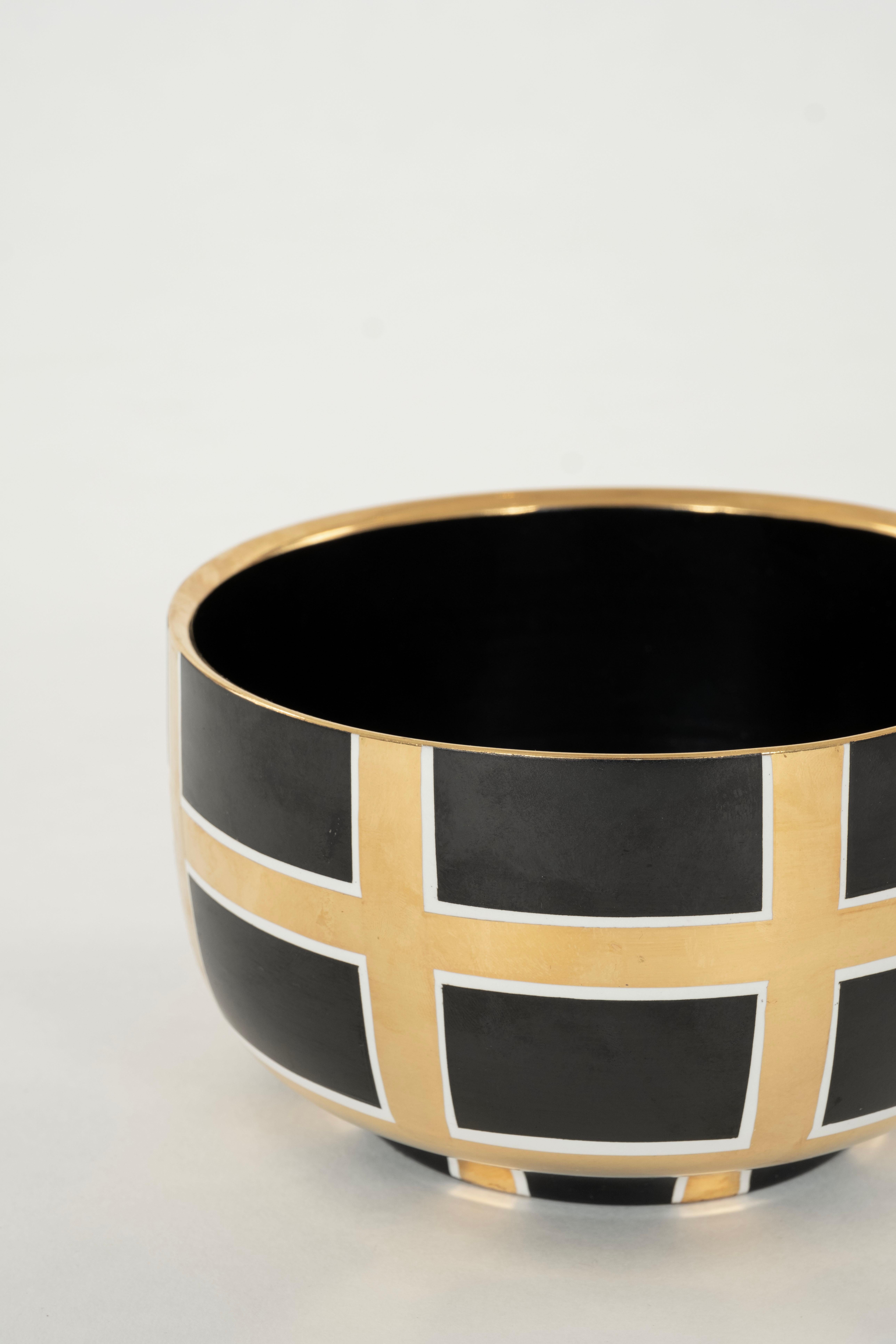 Vernissé Waylande Gregory Bowl Carrés noirs et dorés en vente
