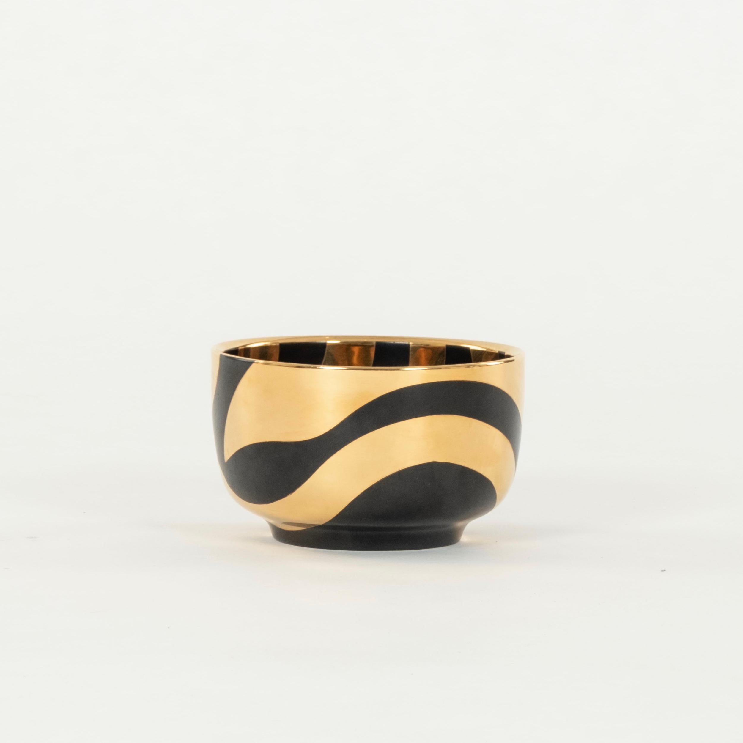 Ciotola Waylande Gregory Studio nera e oro.