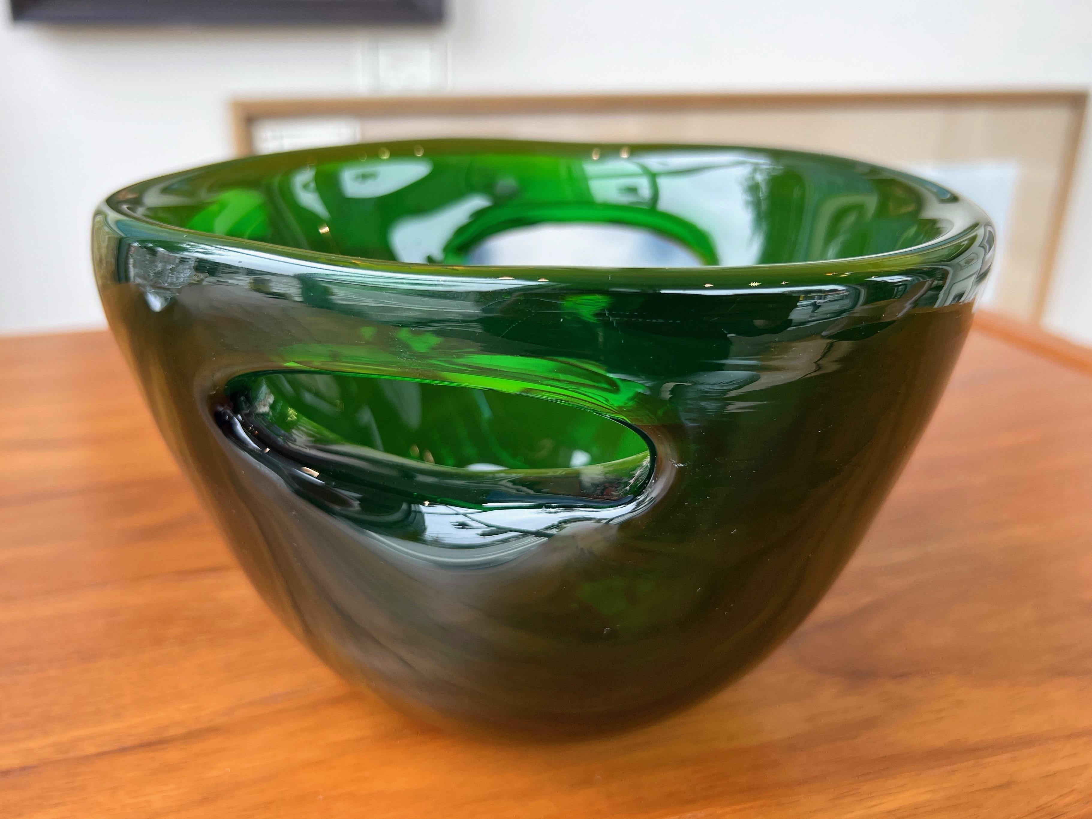 Wayne Husted for Blenko Emerald Green Double-Pierced Glass Bowl #5819, 1958 10