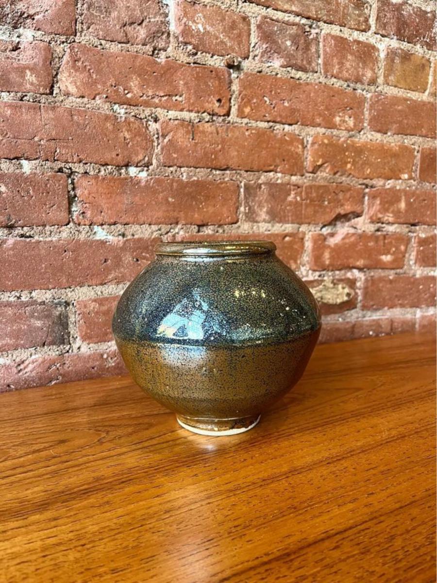 Wayne Ngan Pottery Vase In Excellent Condition For Sale In Victoria, BC