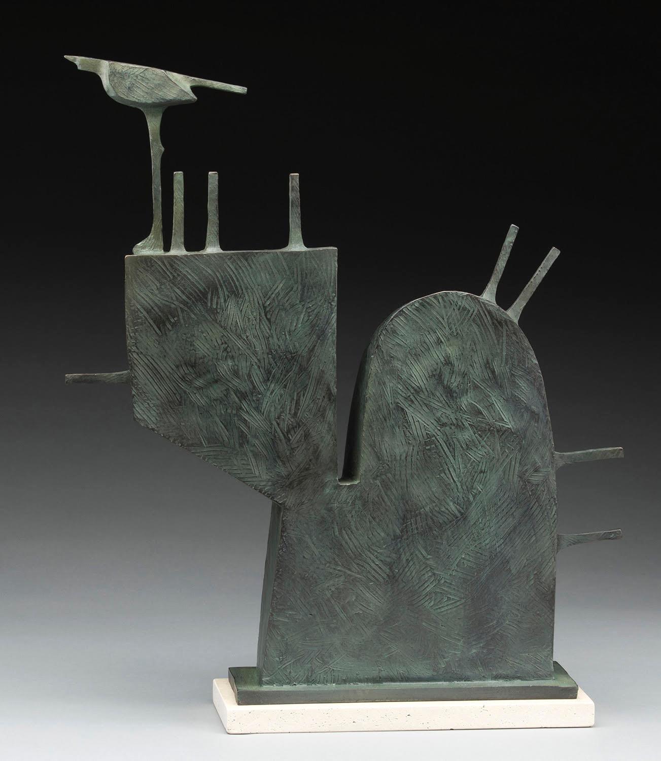 "Launch" sculpture contemporaine en bronze d'un oiseau sur une structure abstraite.