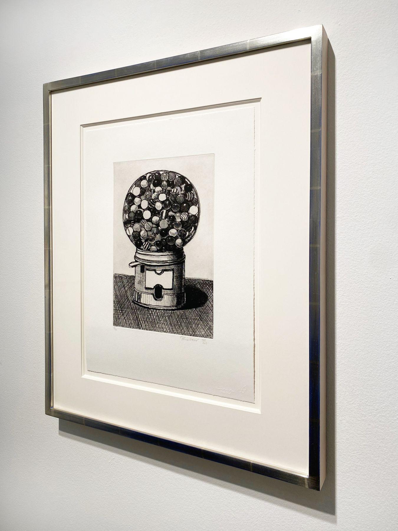 Dunkelgraue Gumballmaschine (Beige), Still-Life Print, von Wayne Thiebaud