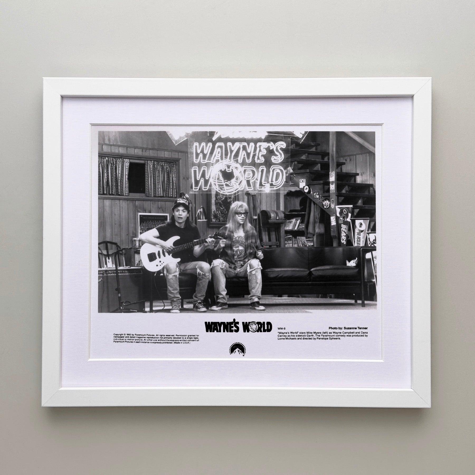 Américain Waynes World 1992 Publicity Film Movie Press Still Framed en vente