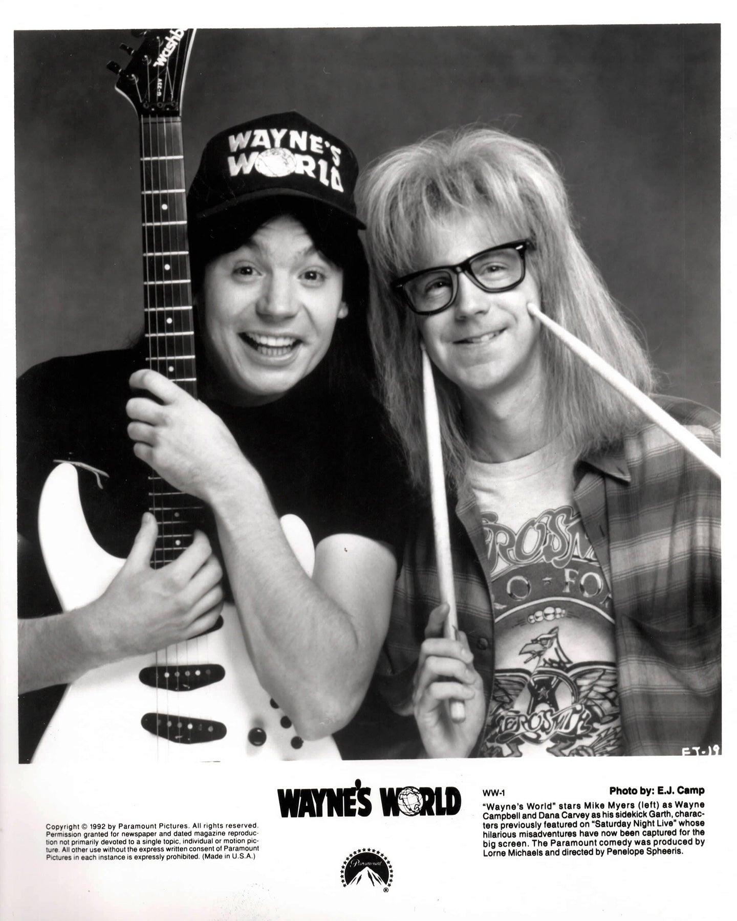 Papier Waynes World 1992 Publicity Film Movie Press Still Framed en vente