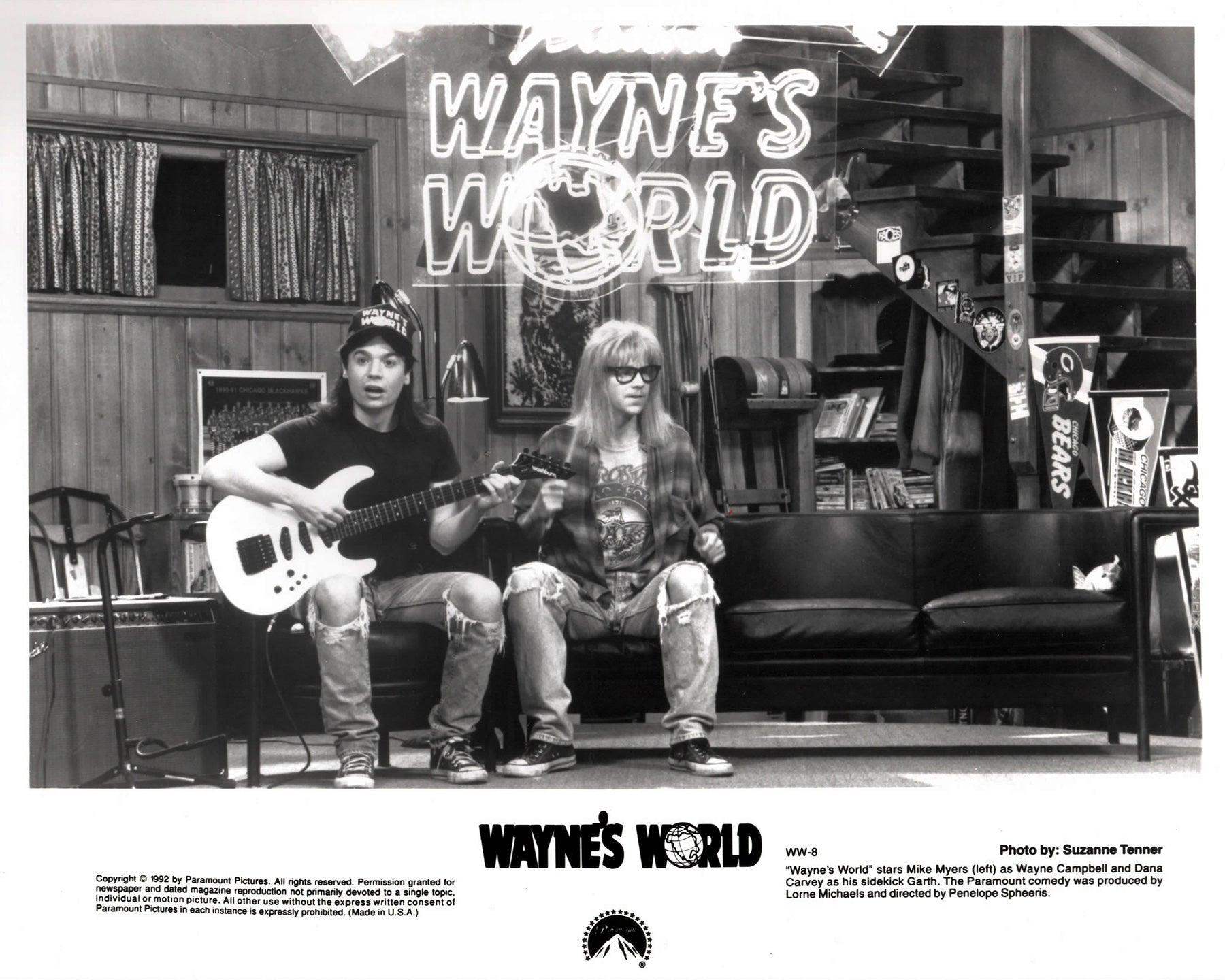Papier Waynes World 1992 Publicity Film Movie Press Still Framed en vente