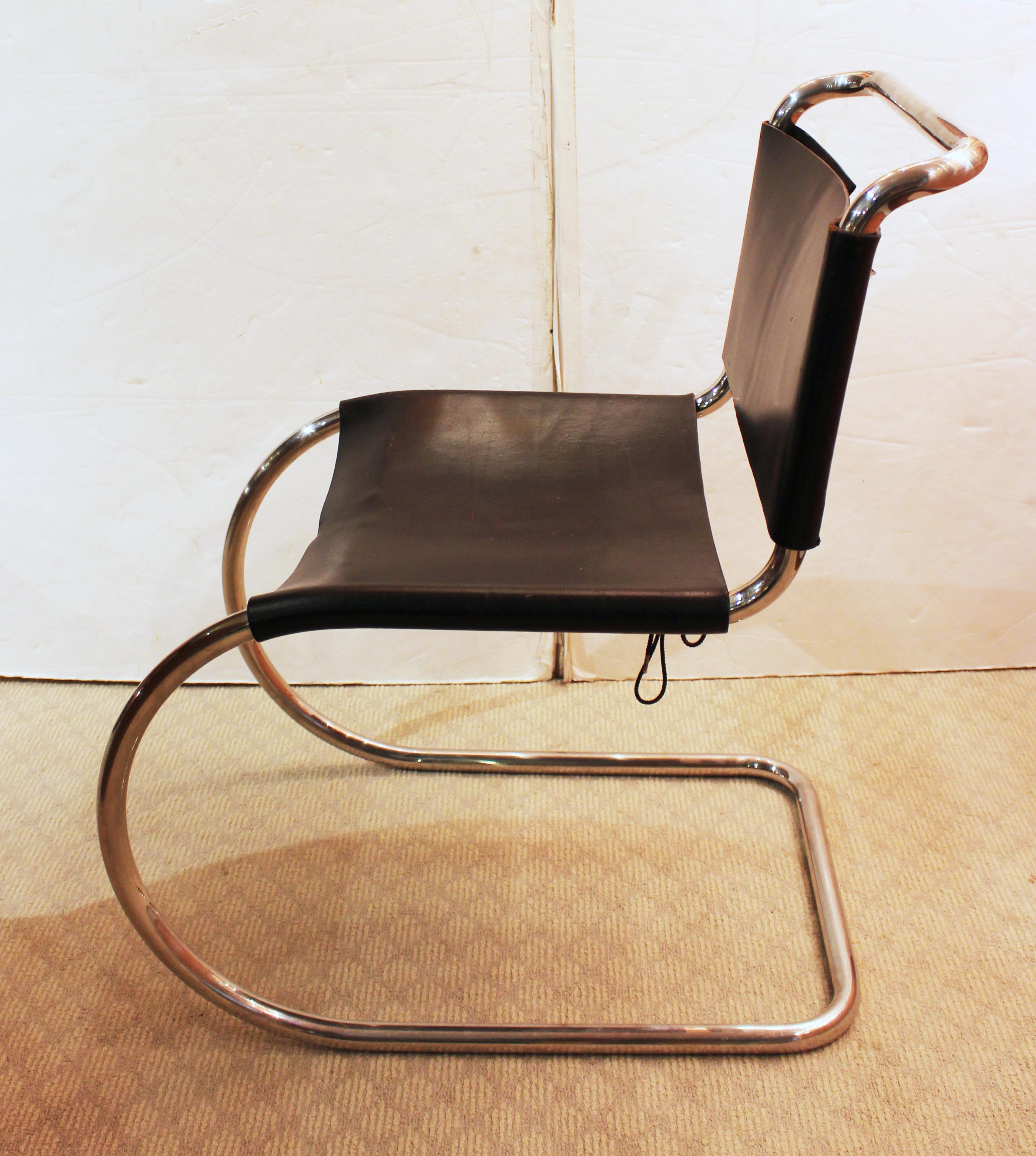 WC 1448z: Silla lateral voladiza Mies Van Der Rohe Bauhaus en venta