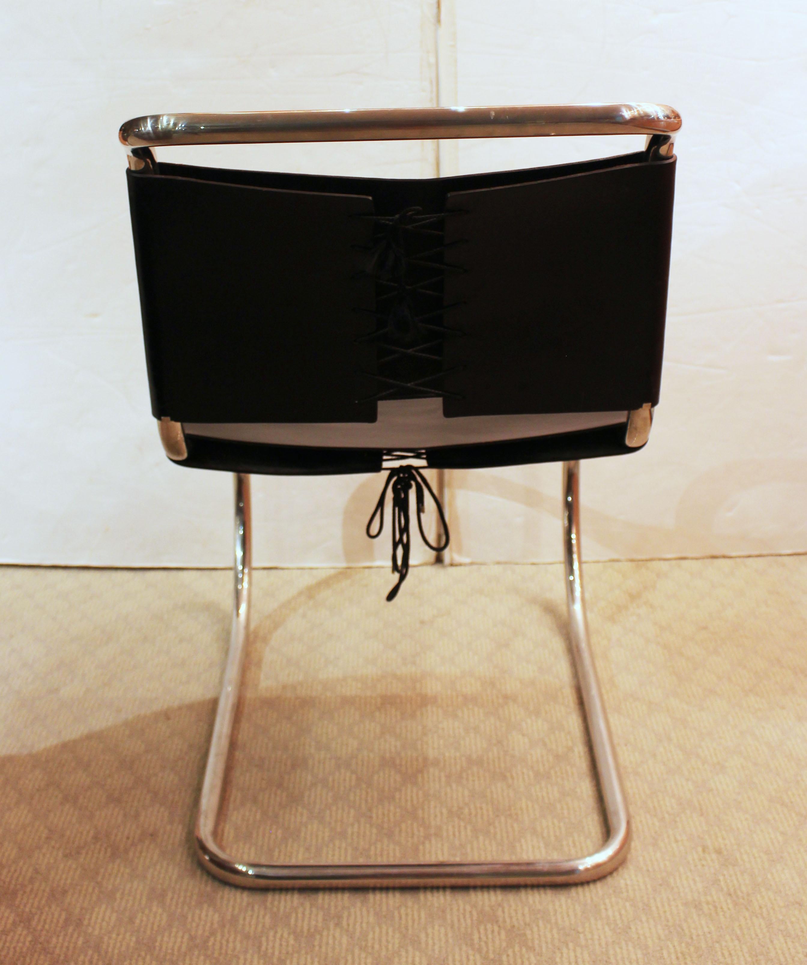 WC 1448z: Silla lateral voladiza Mies Van Der Rohe Italiano en venta