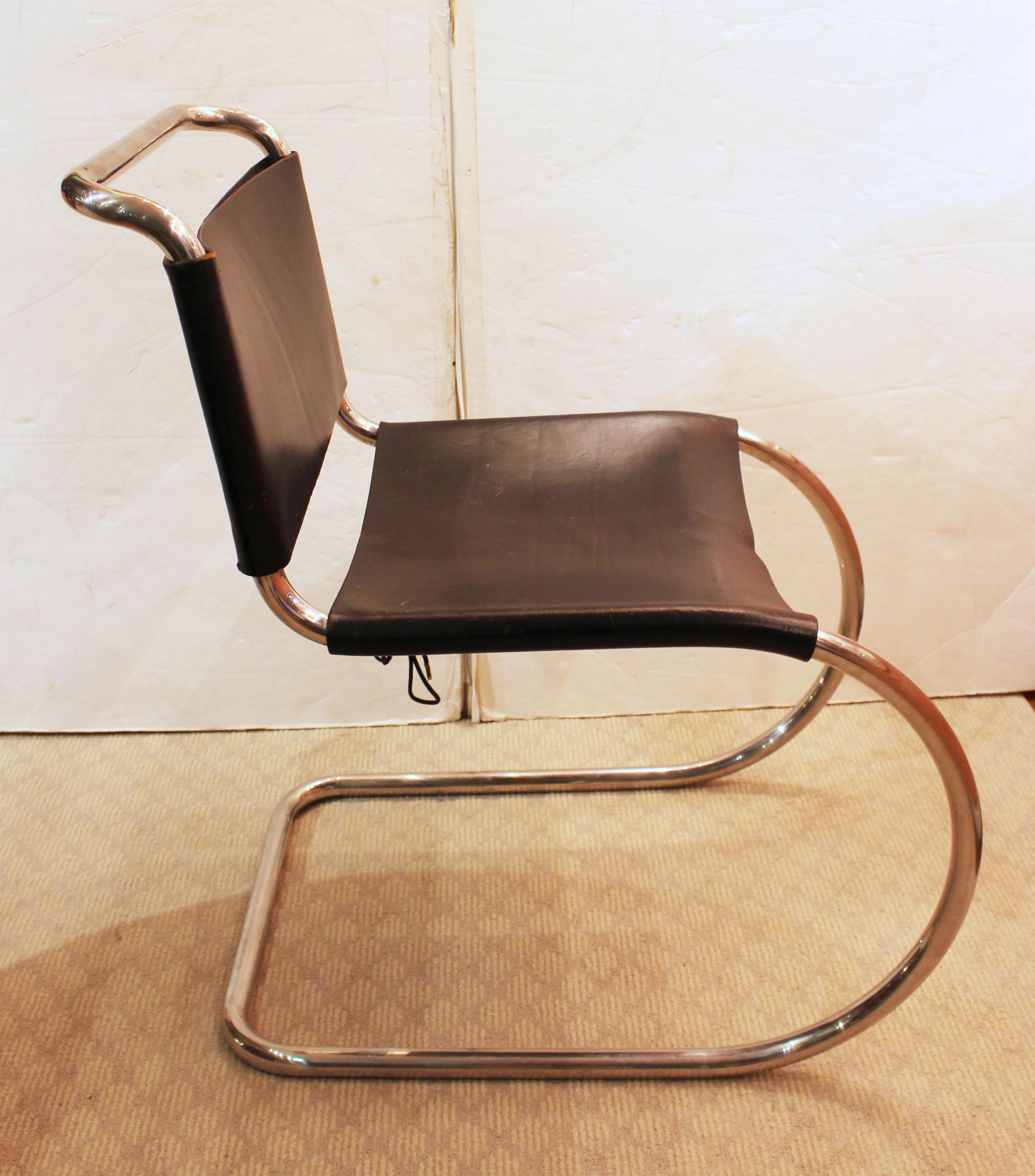 WC 1448z: Silla lateral voladiza Mies Van Der Rohe en Bueno estado para la venta en Chapel Hill, NC