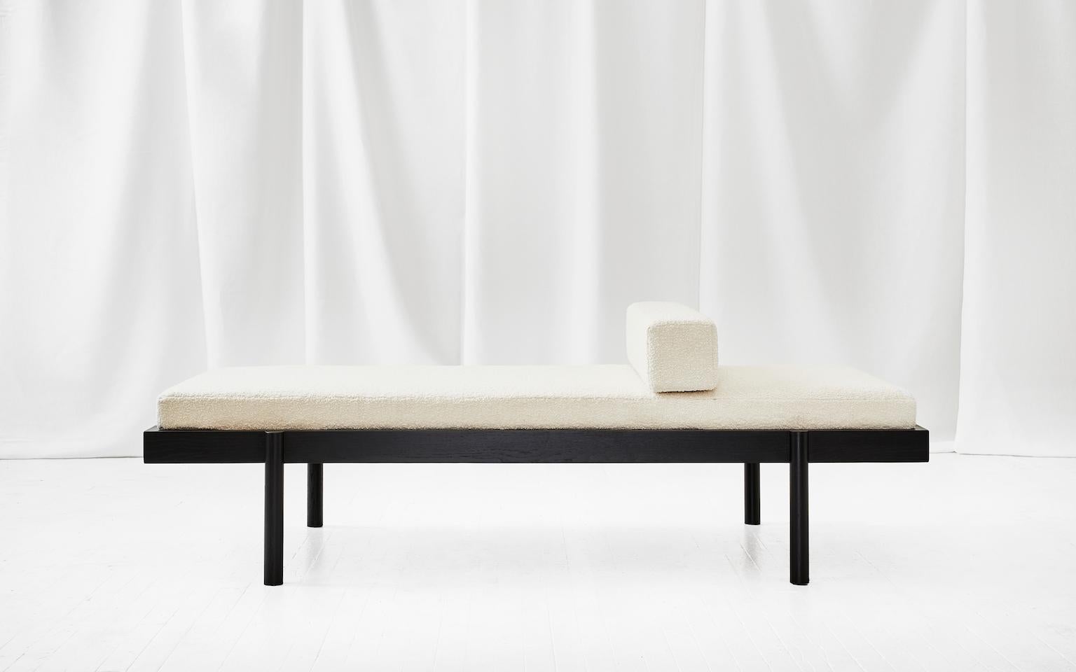 WC2 Daybed by ASH NYC in Black Oak (Minimalistisch)