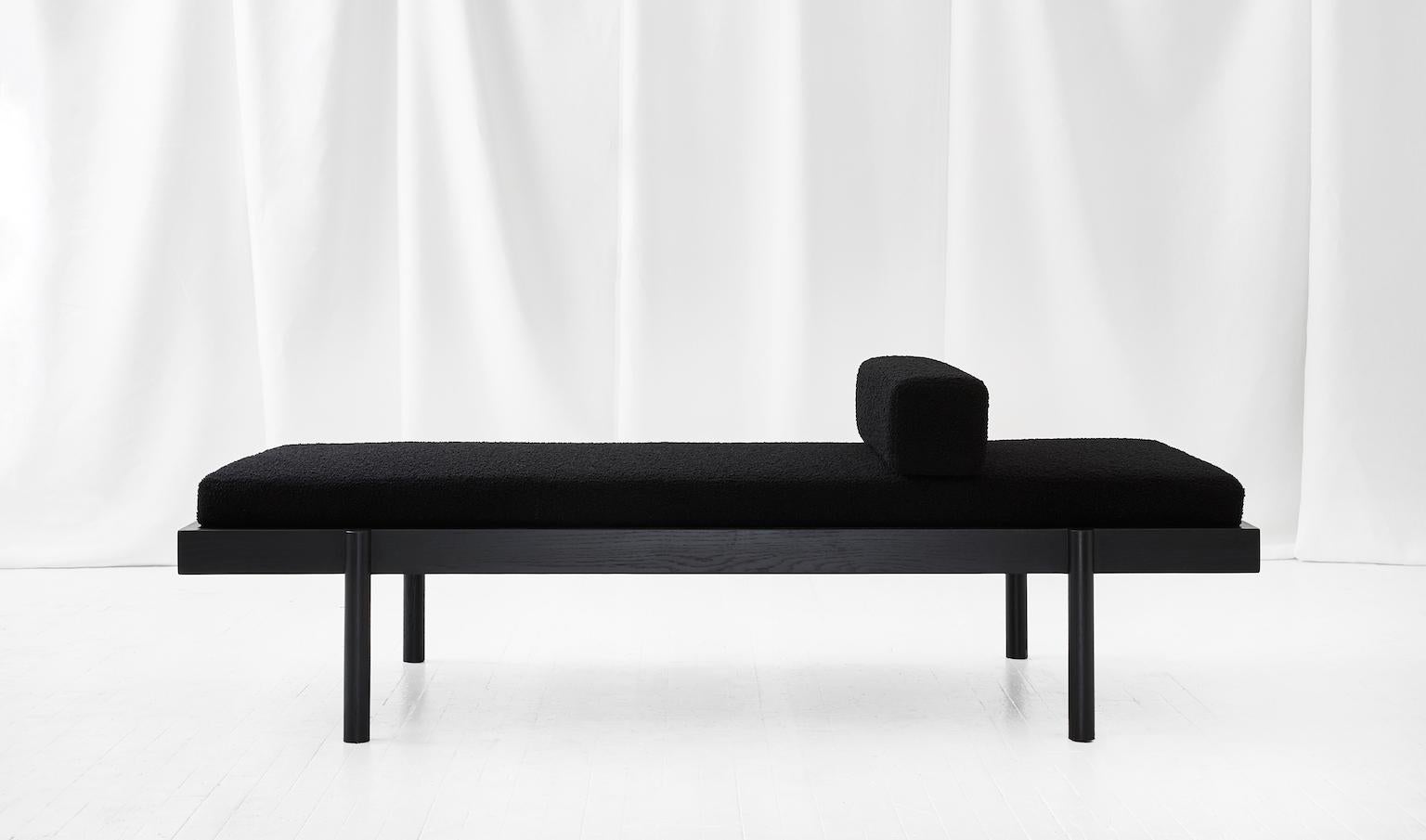 WC2 Daybed by ASH NYC in Black Oak (amerikanisch)