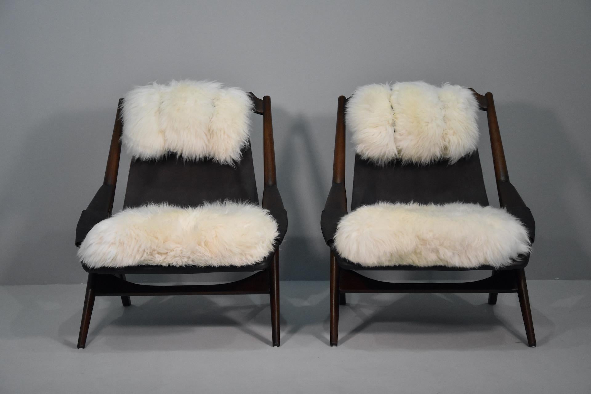 Mid-Century Modern W.D. Andersag Lounge Chair in Leather And Sheepskin For Sale