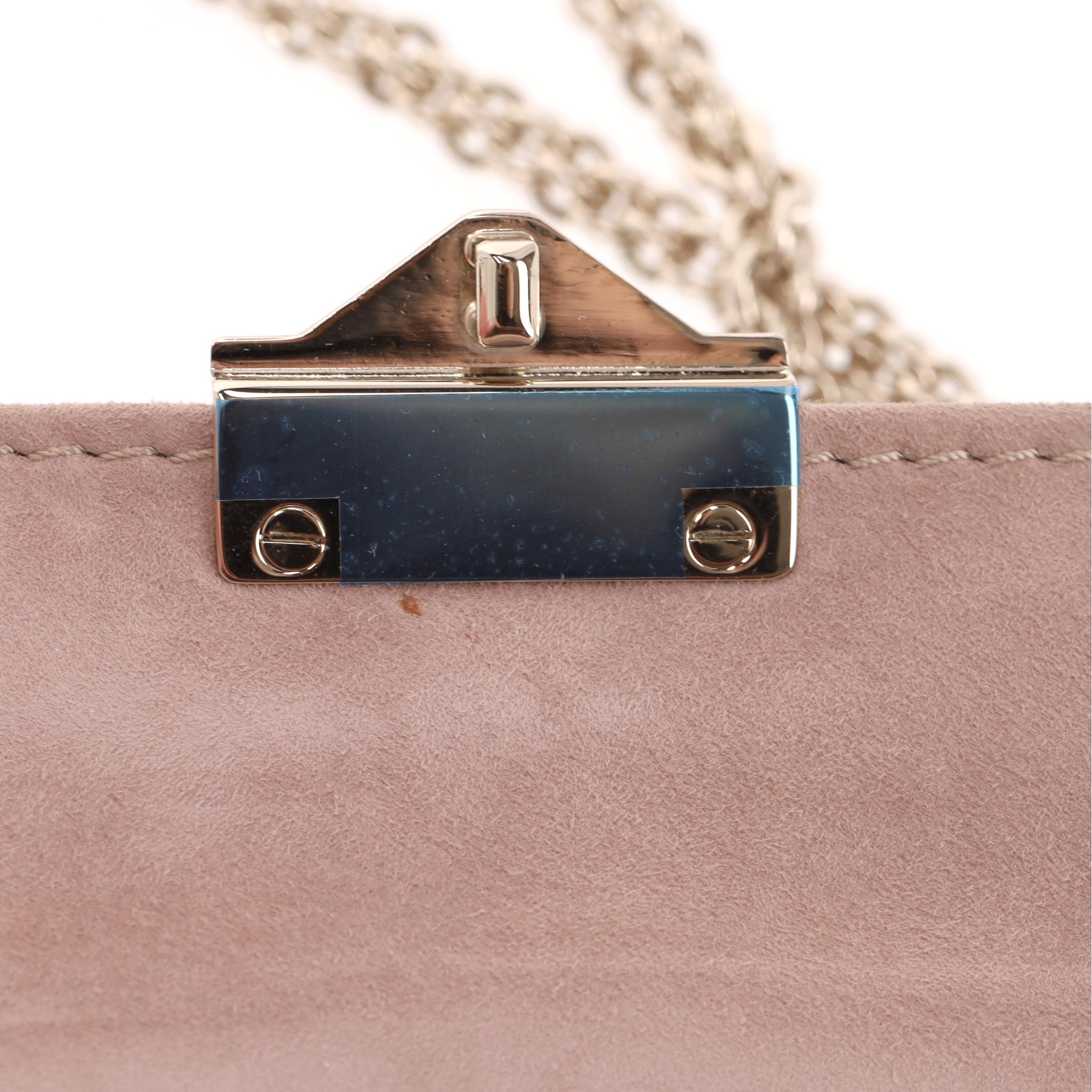 We Adore - Valentino Glam Lock Rockstud Cuir Tattoo Bead Embroidered Shoulder en vente 7