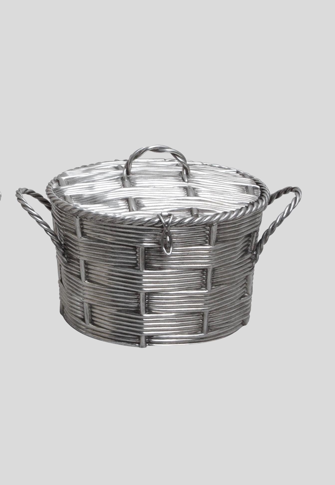oval basket with lid