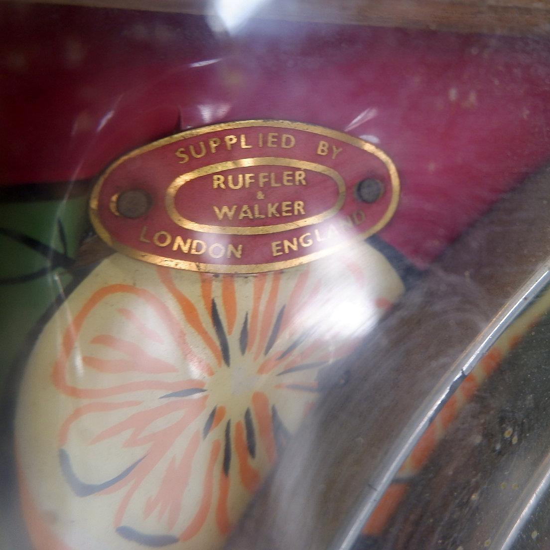 Usure correspondant à l'âge et à l'usage.  Penny machines 