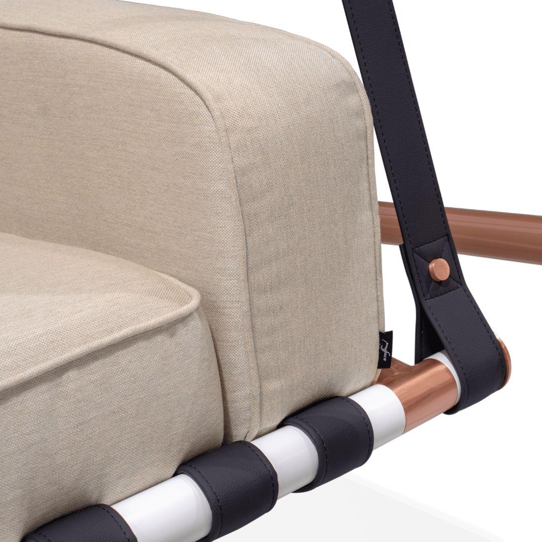 Moderne Swing d'extérieur en acier inoxydable laqué blanc avec tissu d'extérieur beige en vente