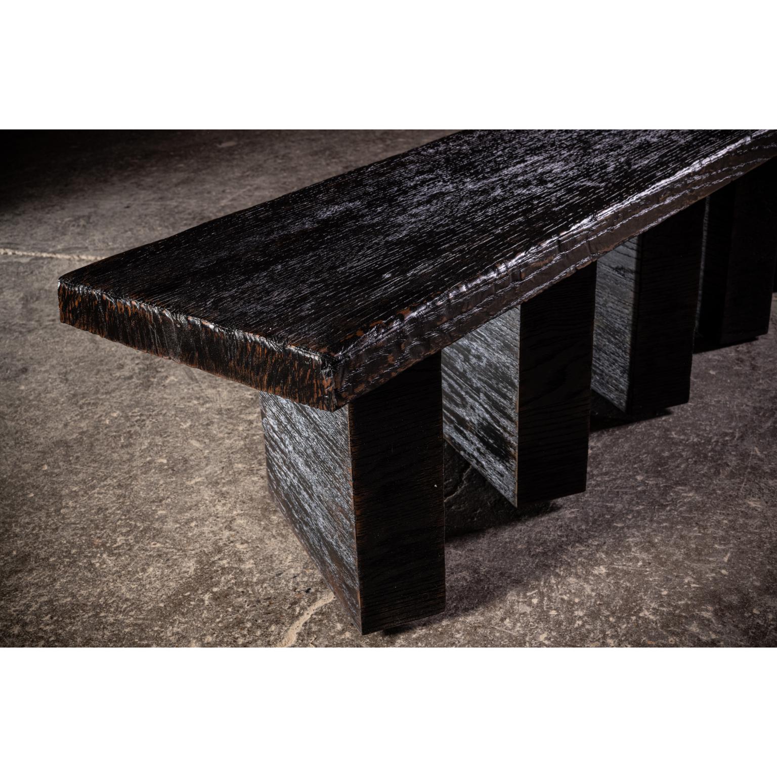 Schwarz verwitterte Eichenholzbank mit geometrisch geformten Füßen von No Age Studio (Sonstiges) im Angebot