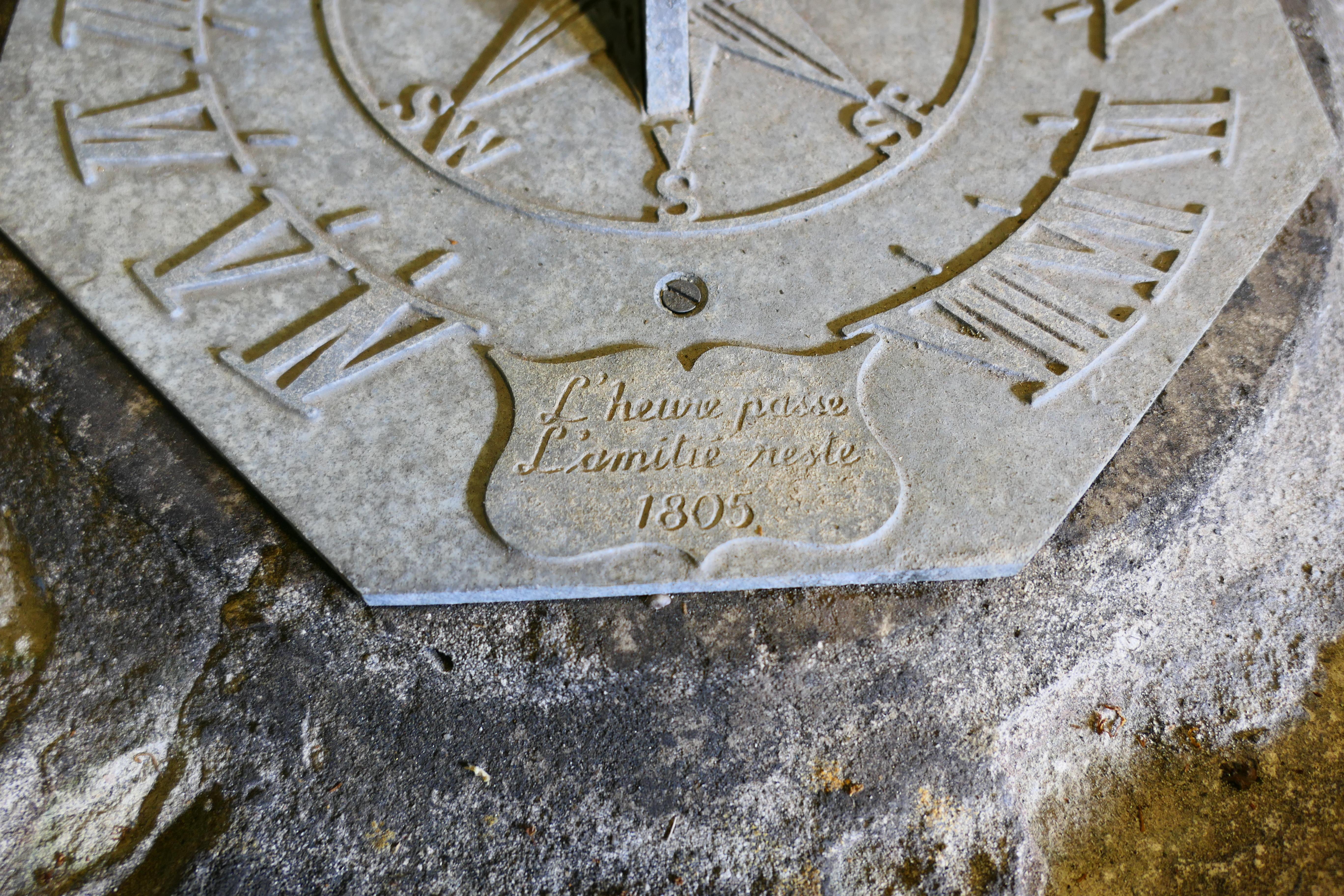 Weathered Carved Stone Bird Bath, Sun Dial In Good Condition In Godshill, Isle of Wight