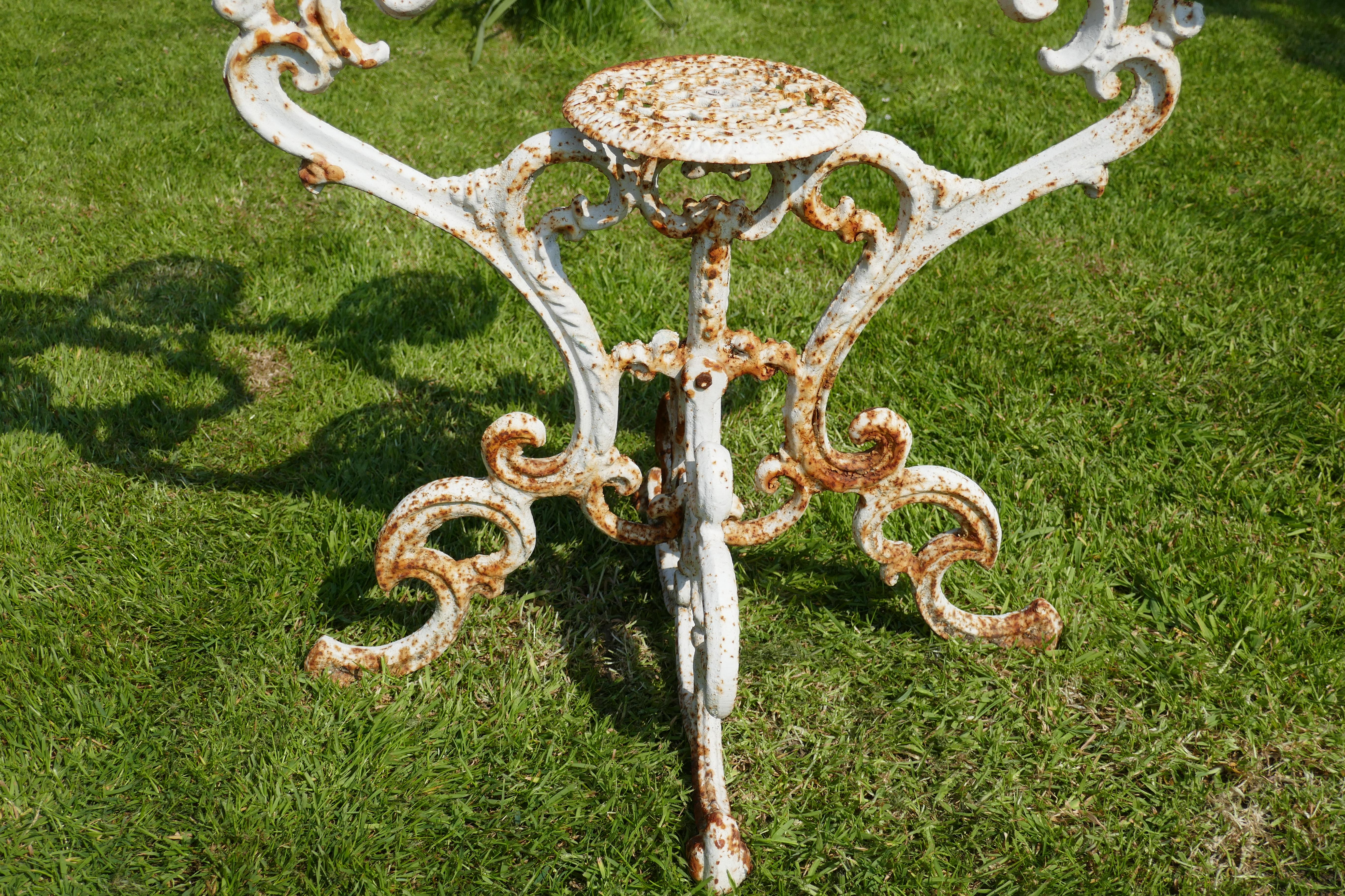 Weathered Cast Iron 6 Branch Plant Stand In Good Condition In Godshill, Isle of Wight