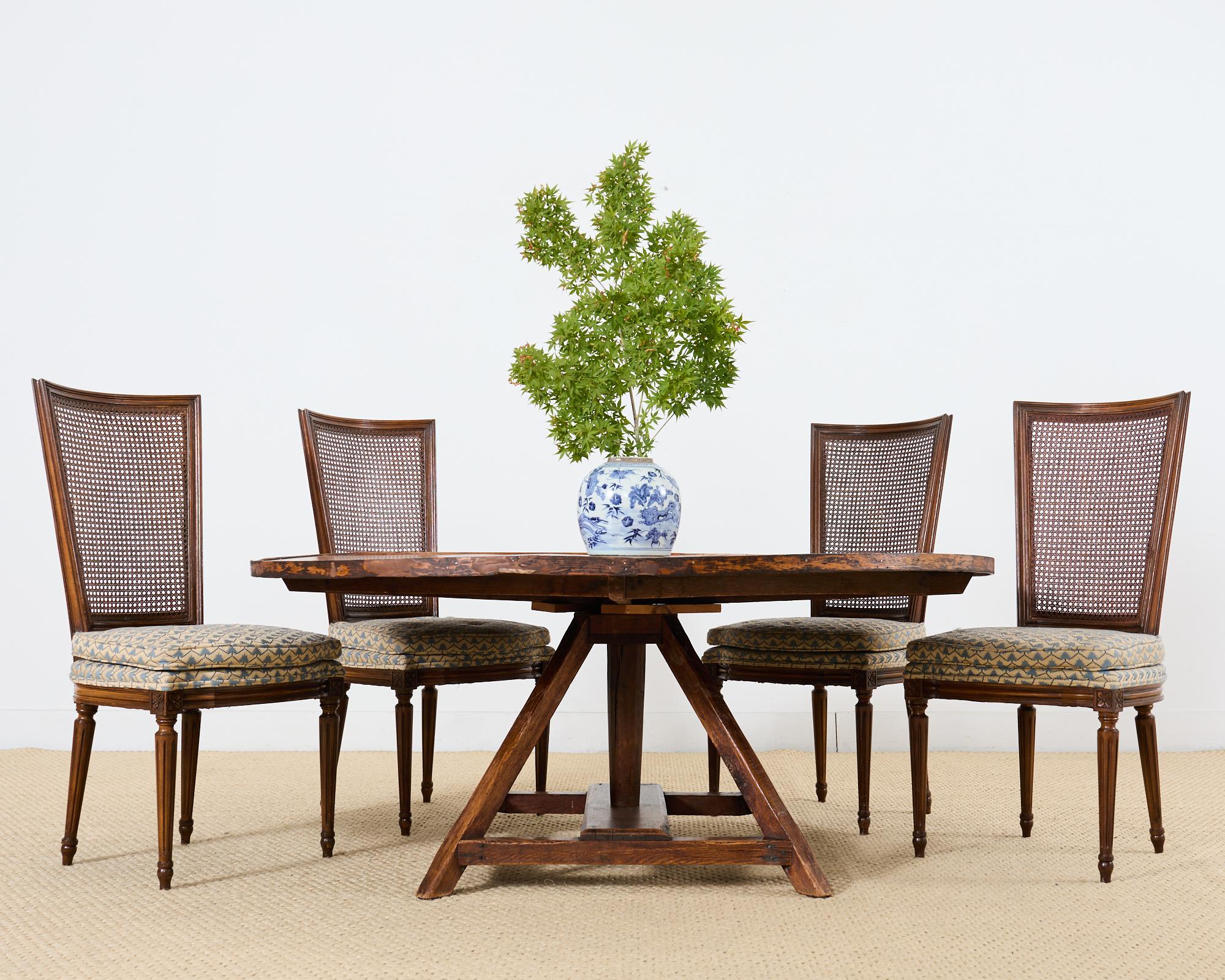 pine round dining table