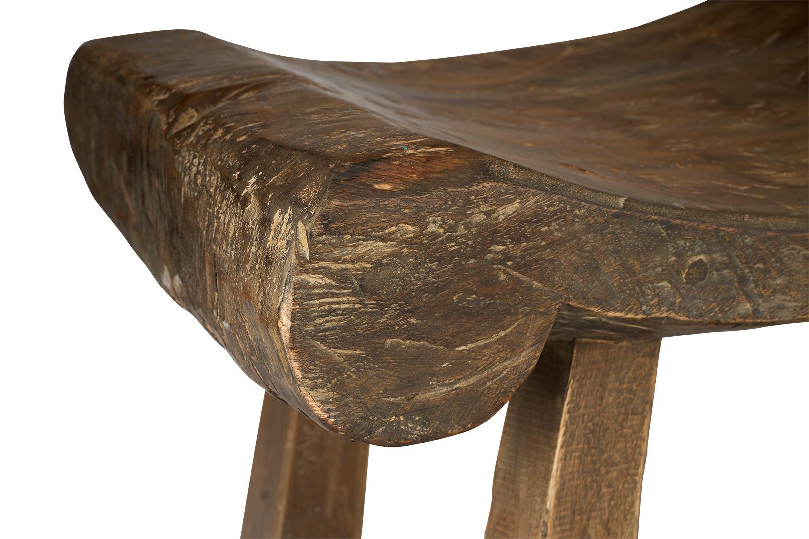 Wood Weathered Elm Four Seat Scalloped Design Bench