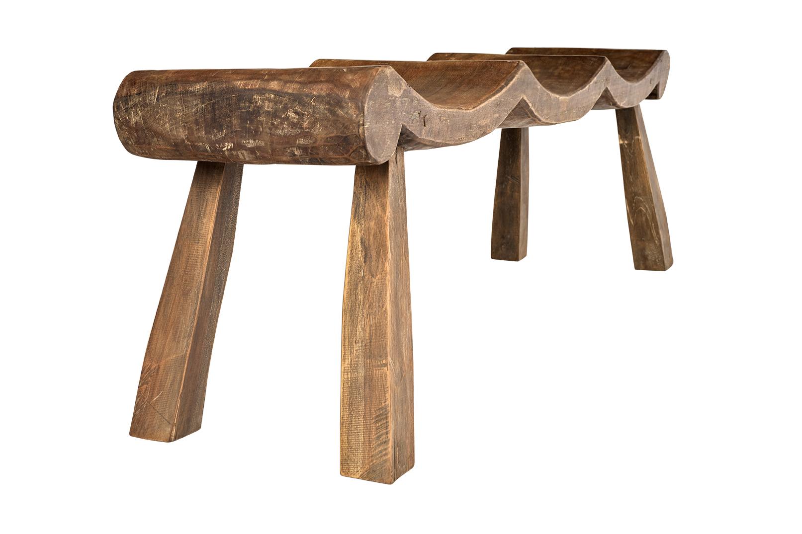 Weathered Elm Three Seat Scalloped Bench In Good Condition In Dallas, TX