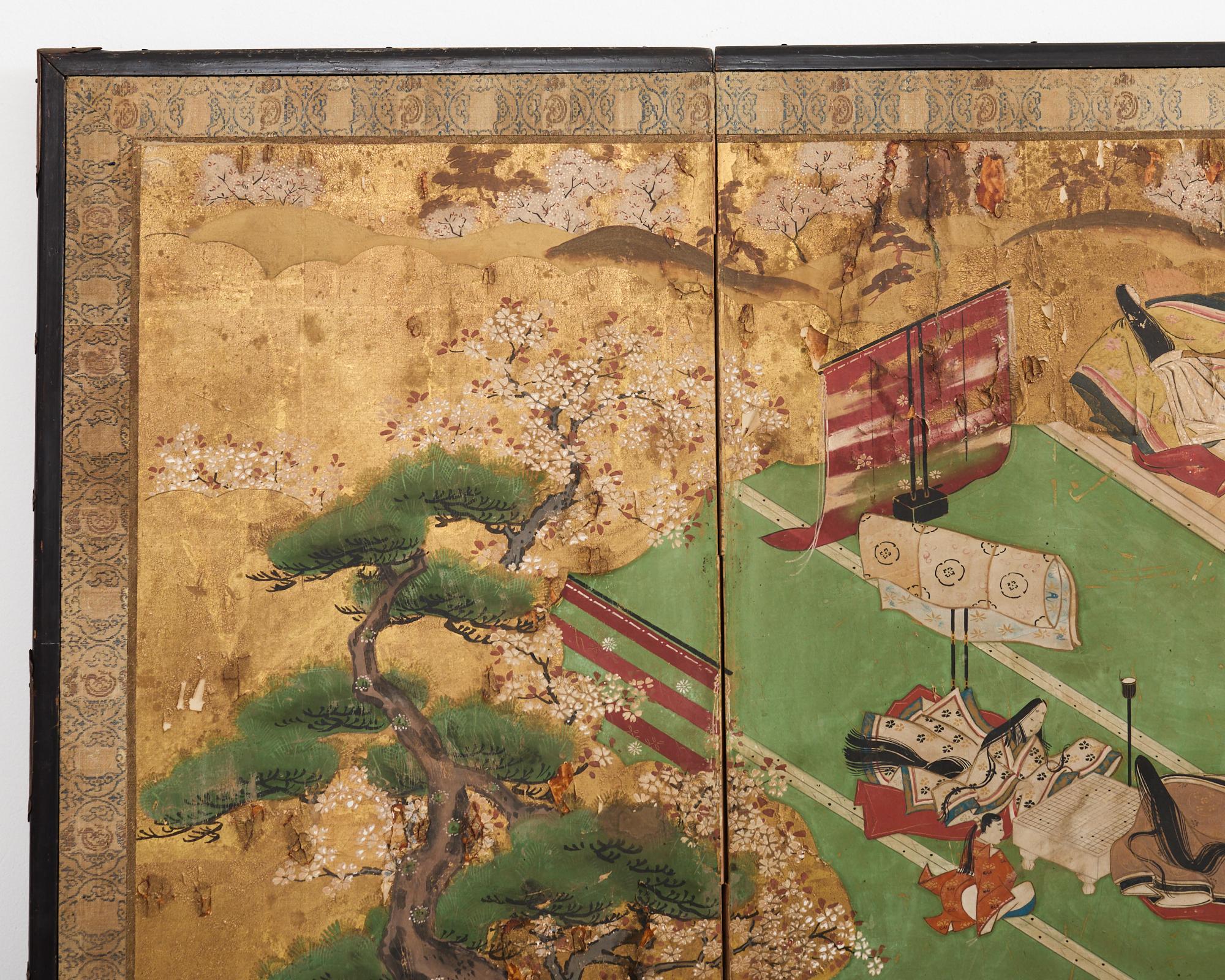 Biombo japonés Meiji de cuatro paneles envejecido Cuento de Genji Seda