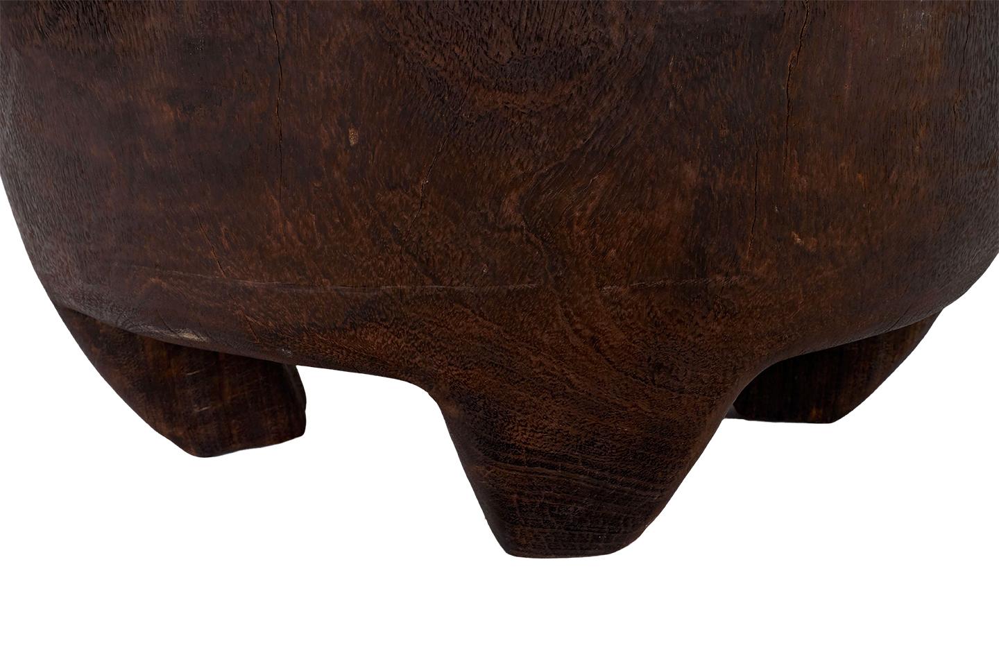 20ième siècle Table d'appoint en bois de marmite de litchi vieilli en vente