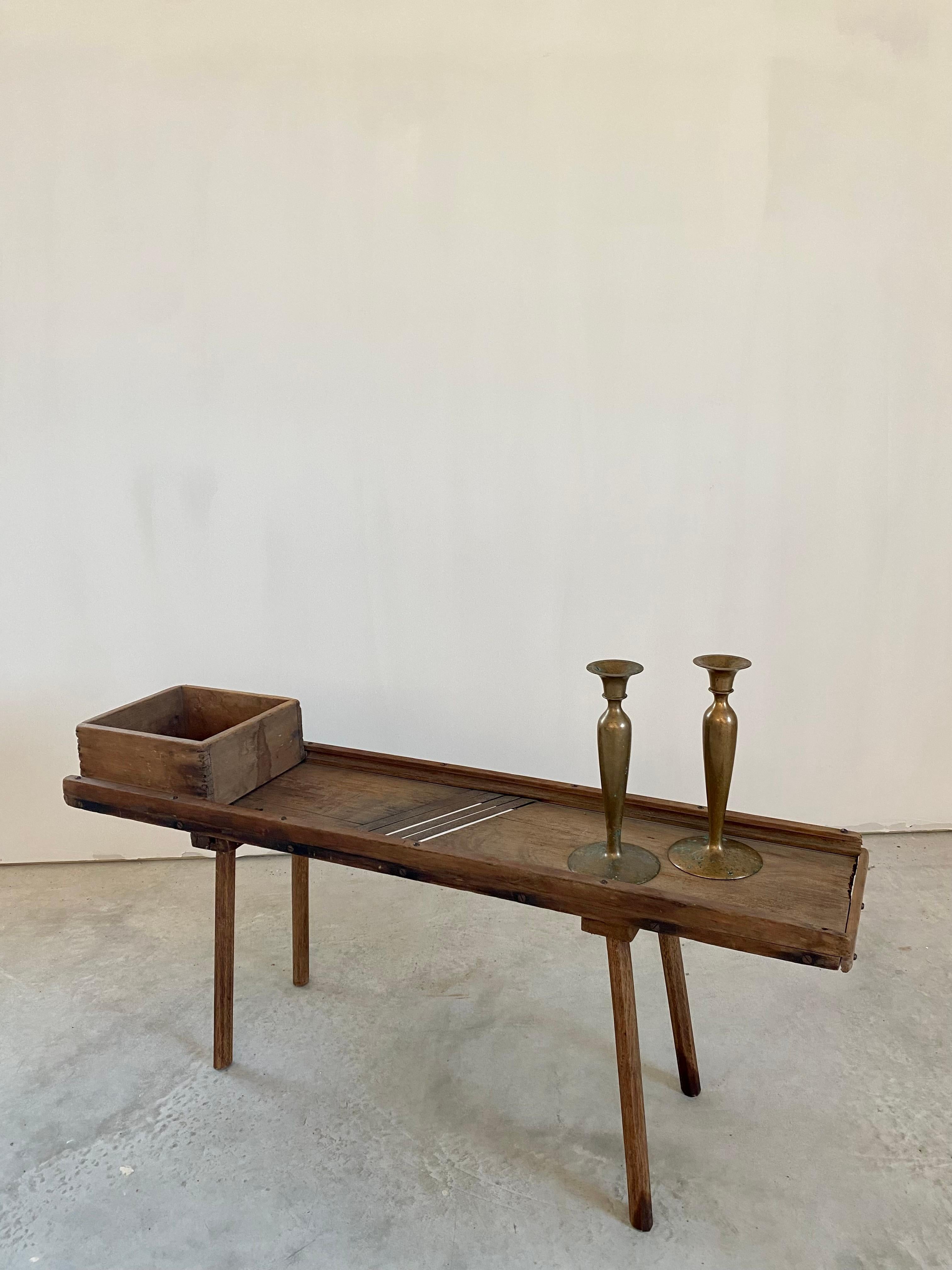 Table basse primitive Cabage Cutter Bon état - En vente à Round Top, TX