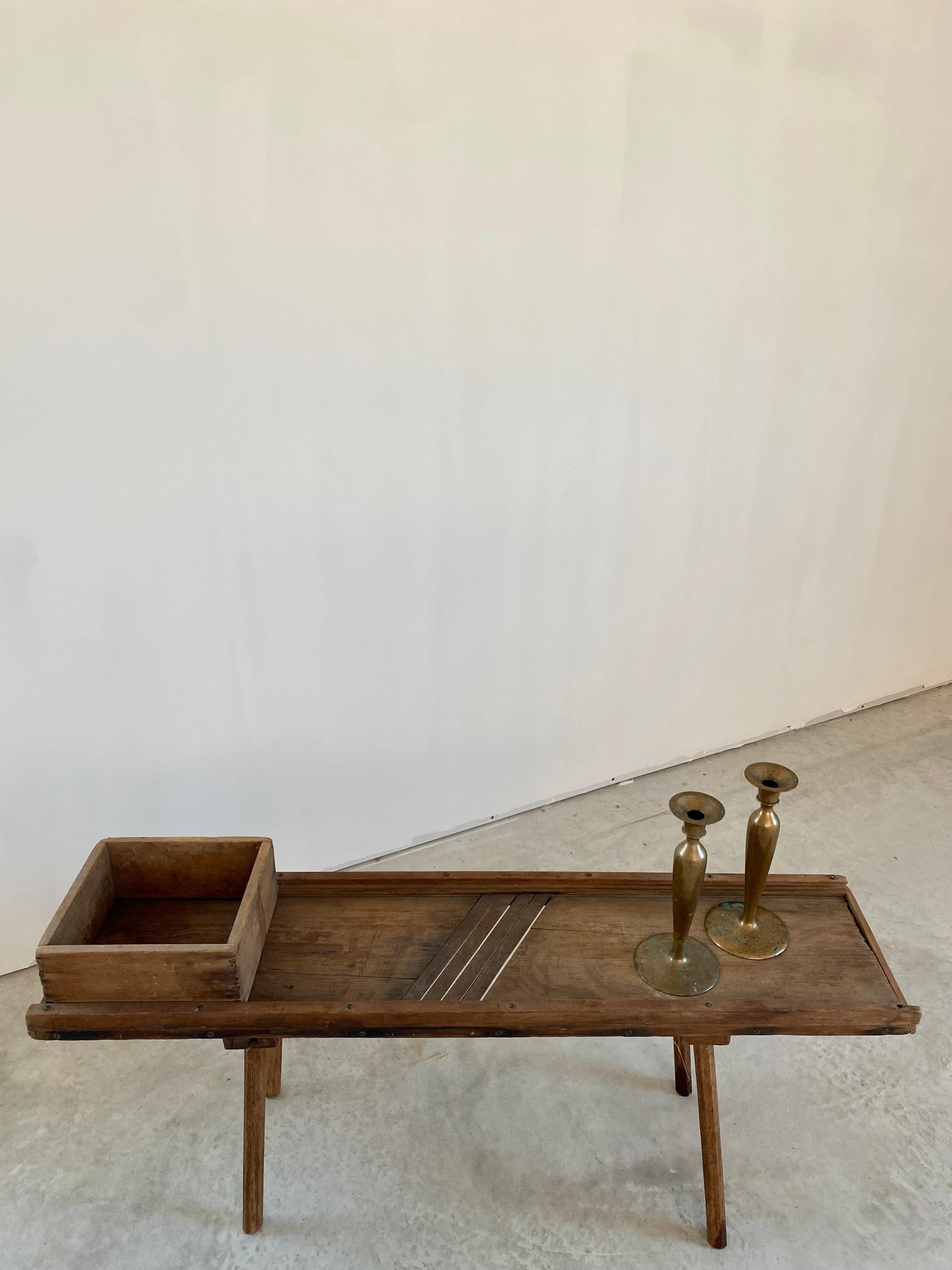 Table basse primitive Cabage Cutter en vente 2