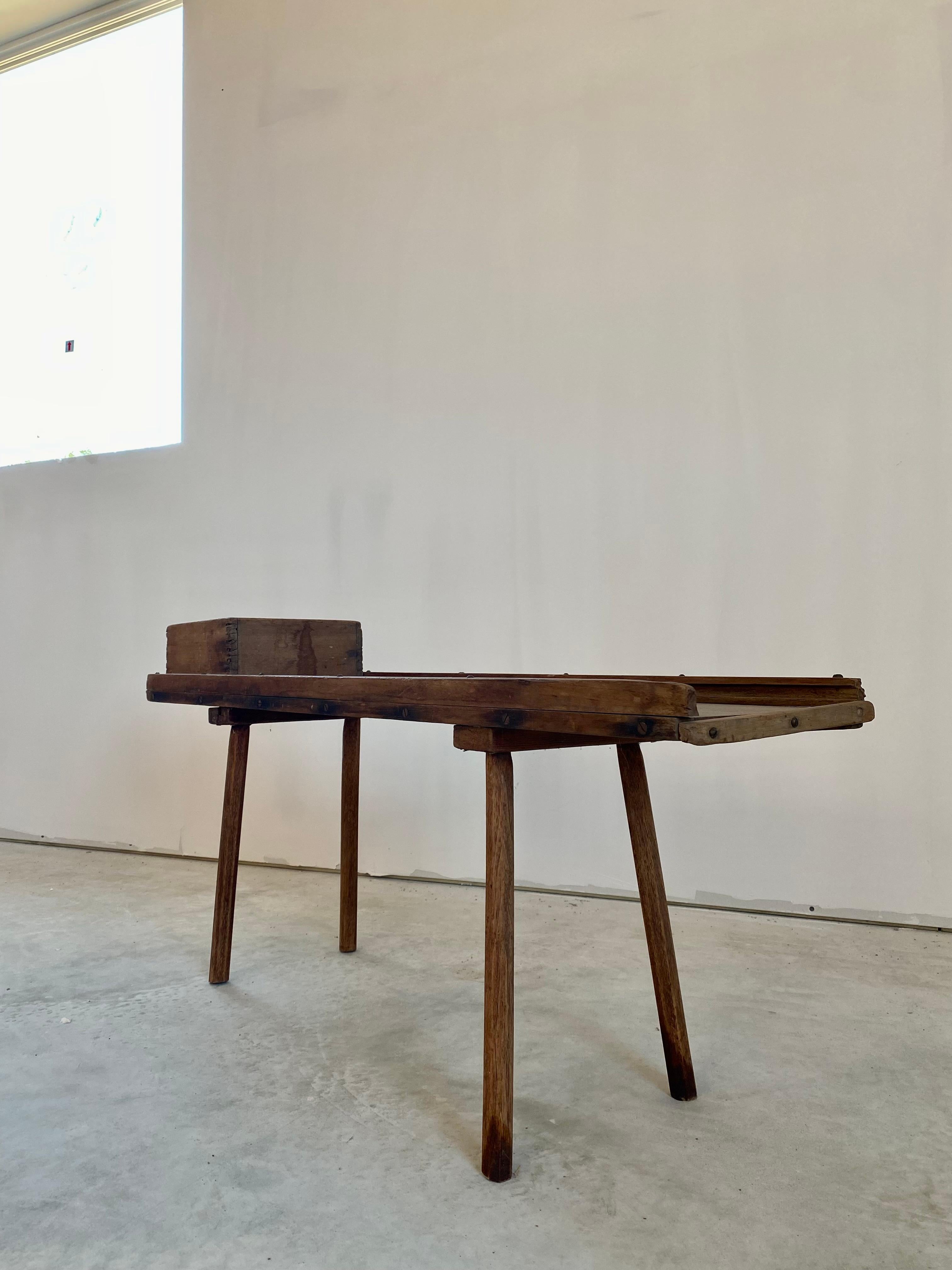 XIXe siècle Table basse primitive Cabage Cutter en vente