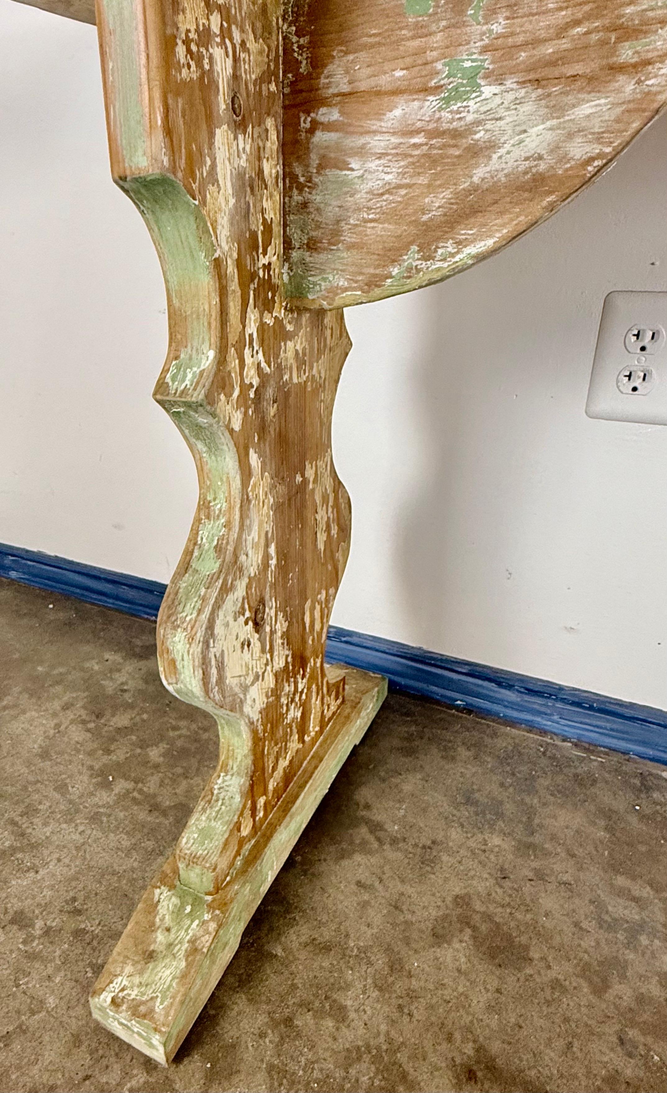 Weathered Swedish-Style Pine Console Table with Lyre-Shaped Supports For Sale 4