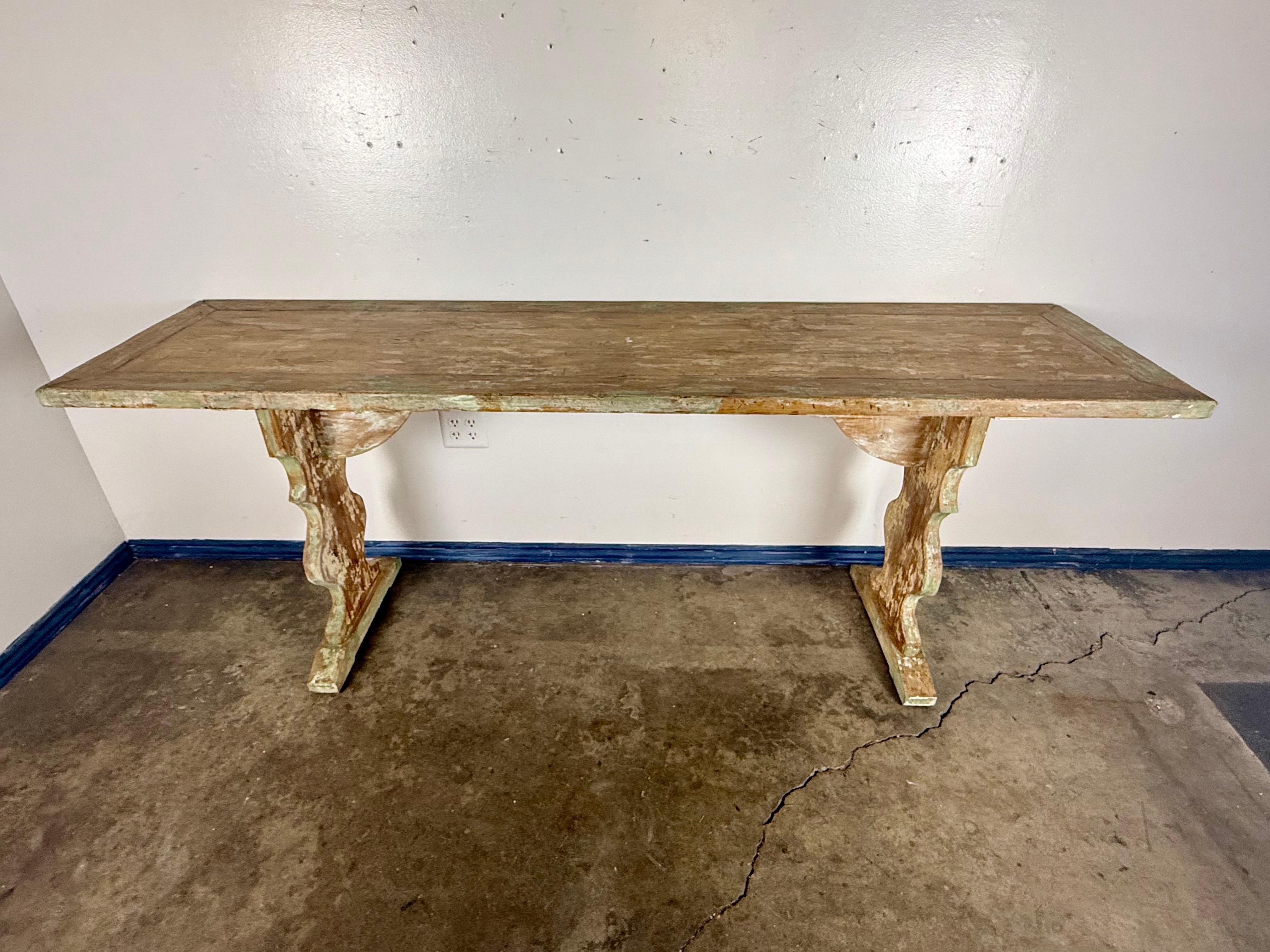 Weathered Swedish-Style Pine Console Table with Lyre-Shaped Supports In Distressed Condition For Sale In Los Angeles, CA