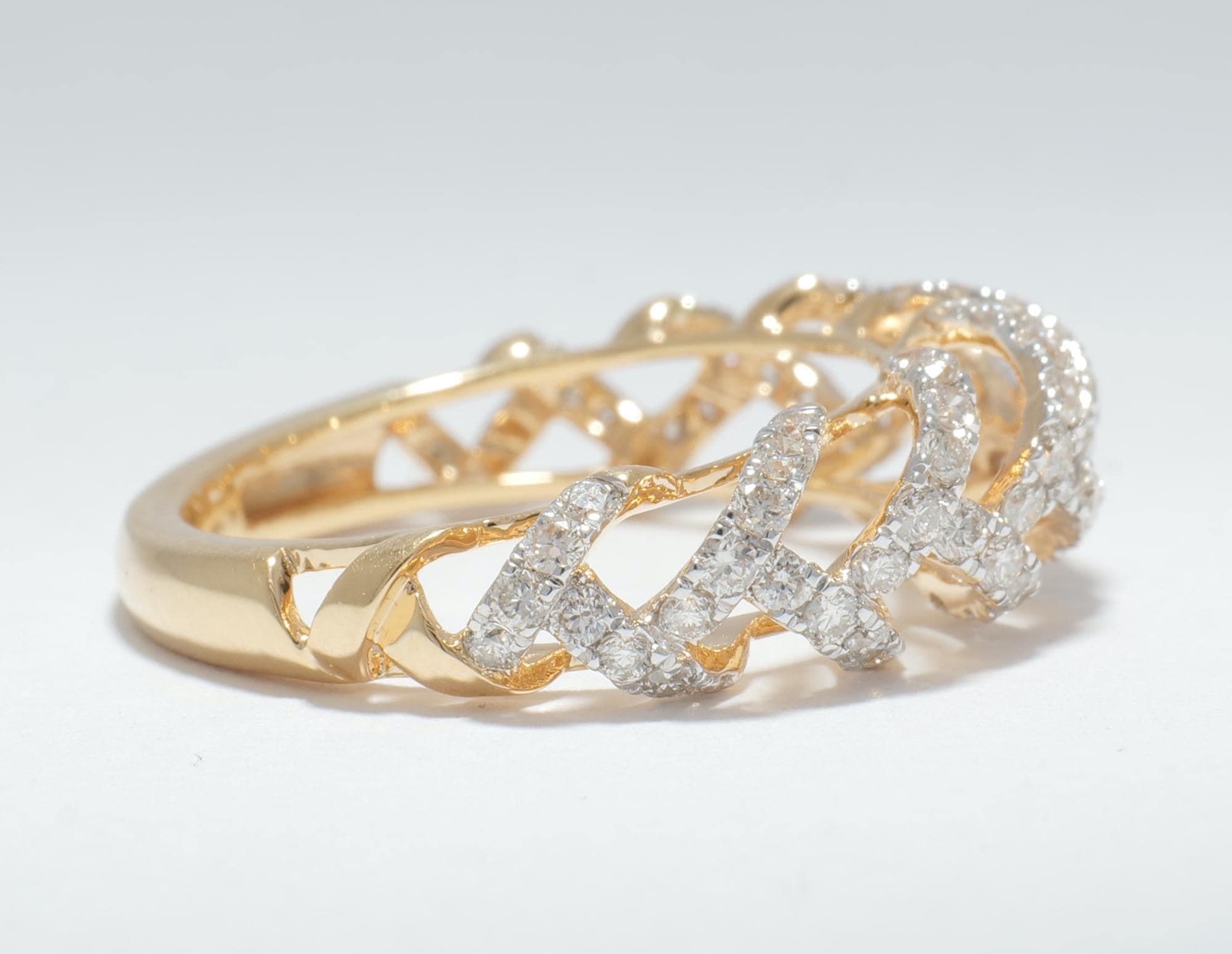 Bague à diamants Weave Design en or massif 14 carats (certifiée) Neuf - En vente à New Delhi, DL