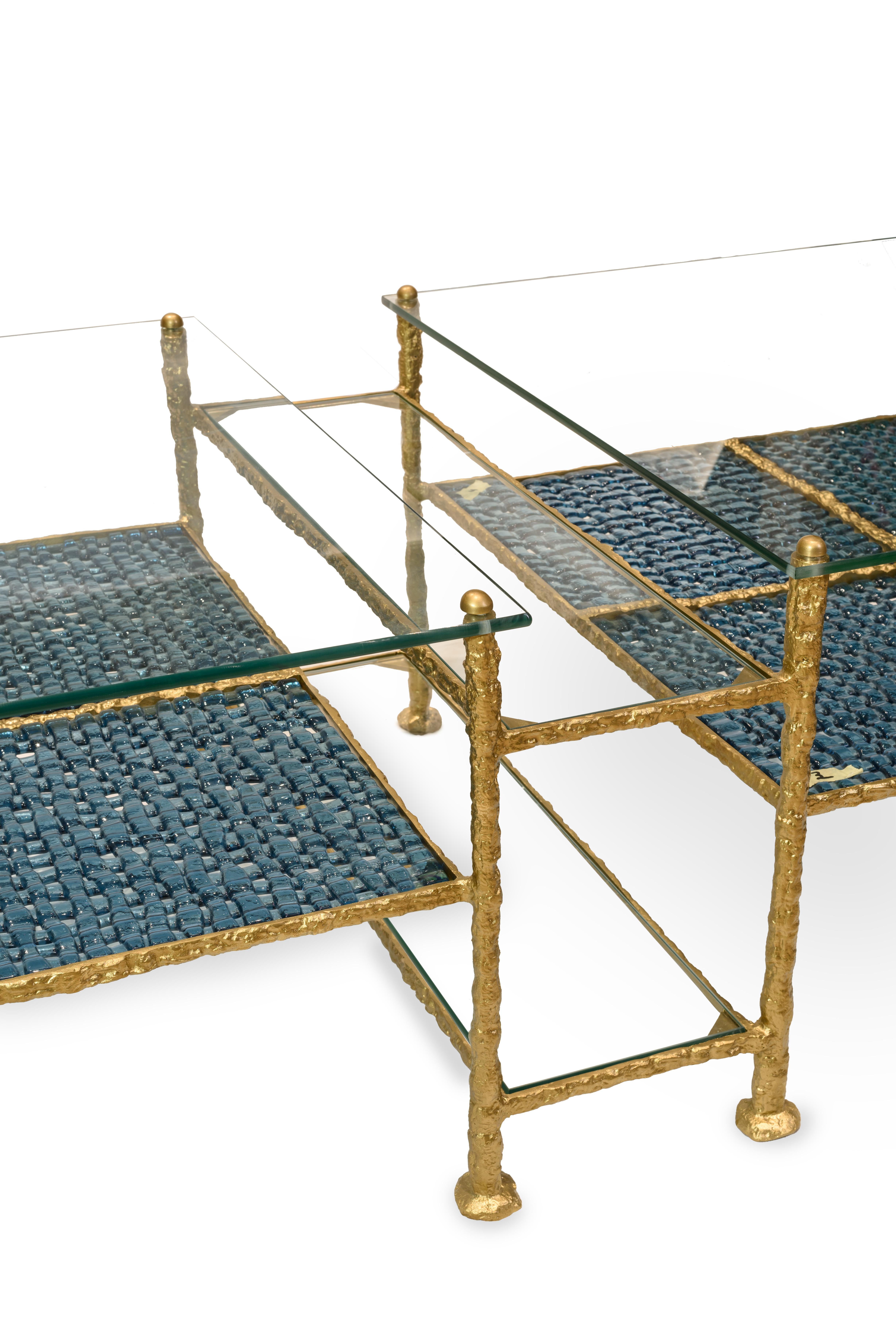 WEAVE- Mesa de centro de latón macizo y cristal hecha a mano en venta 1