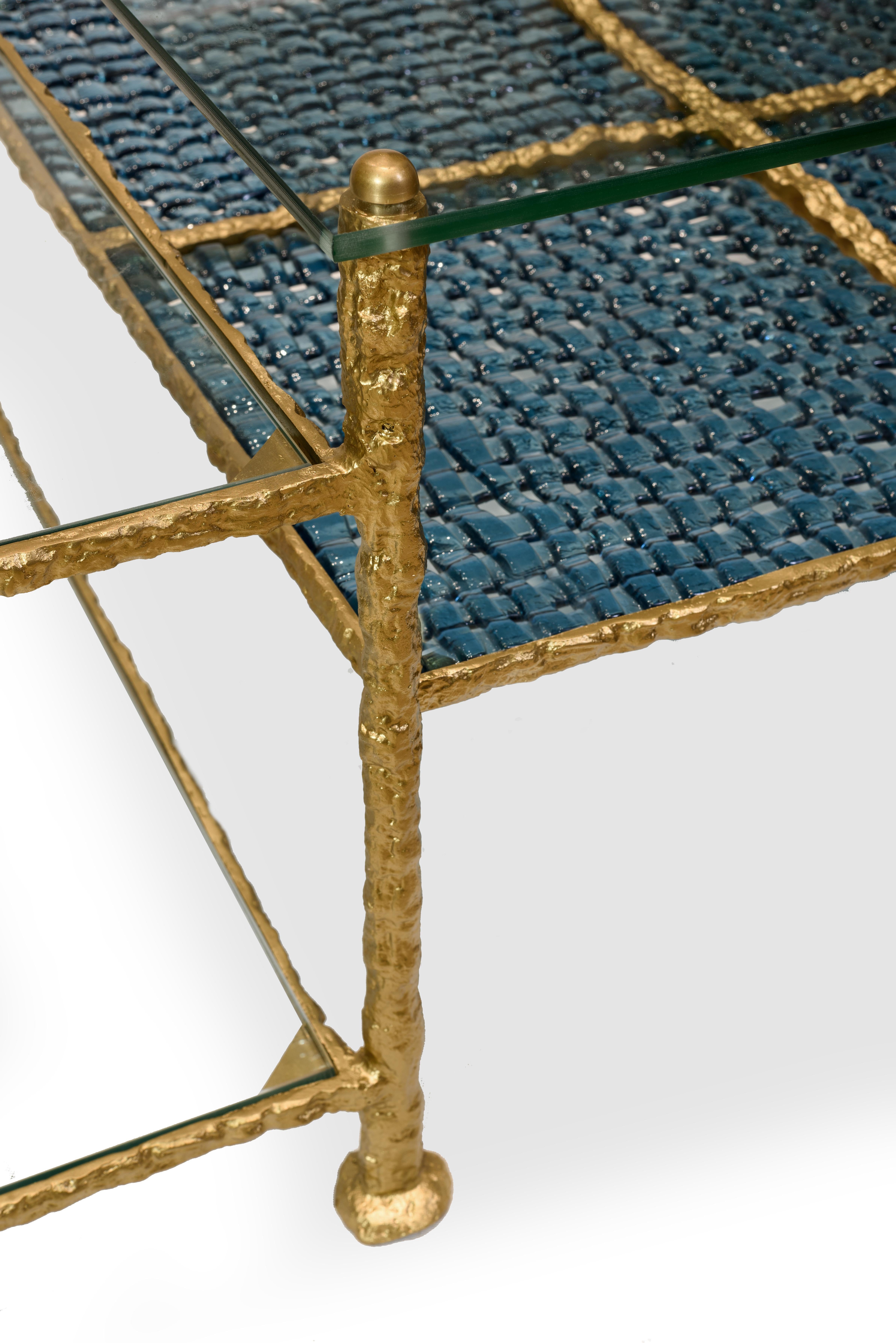 WEAVE- Mesa de centro de latón macizo y cristal hecha a mano en venta 2