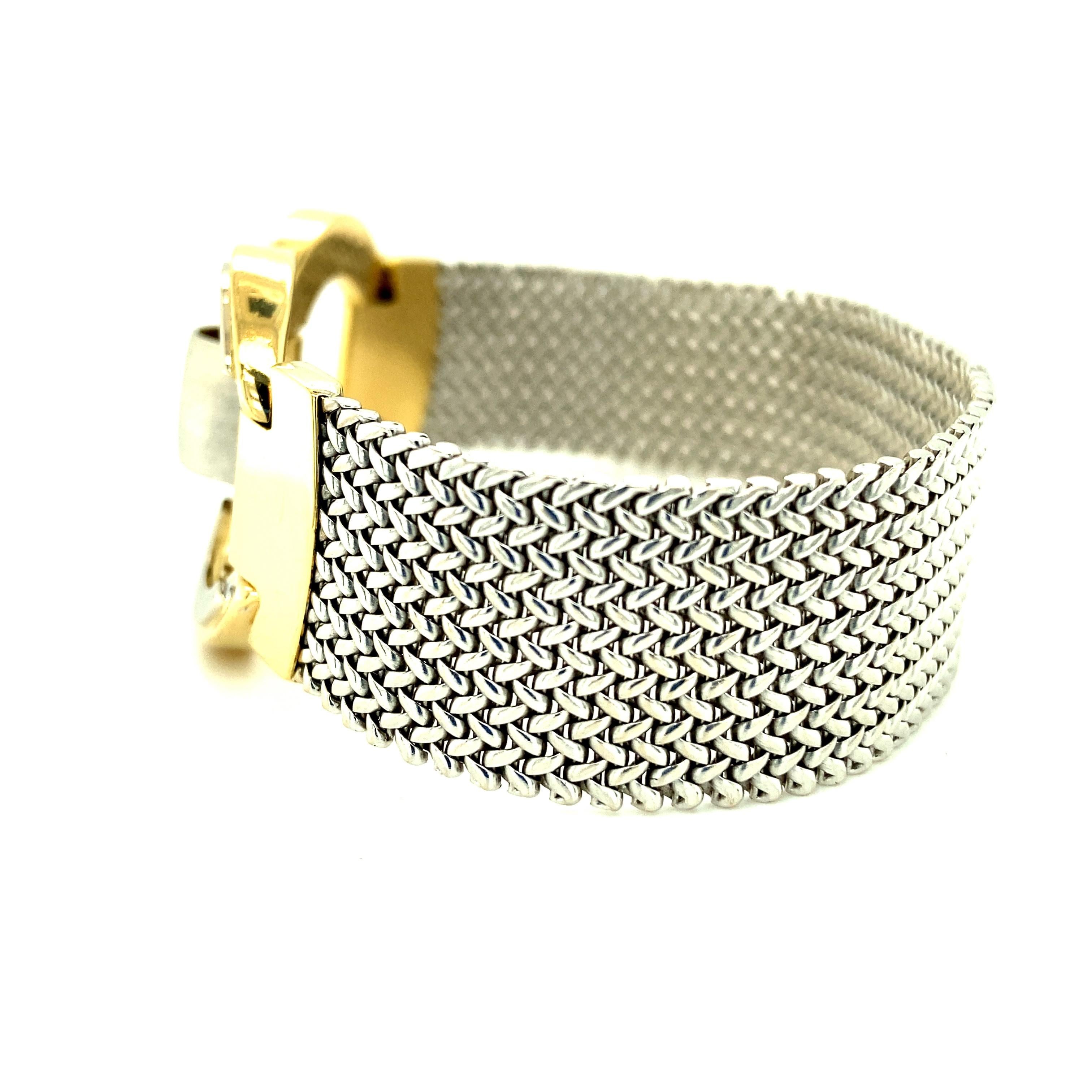 Weave Link Circle Buckle Bracelet in 18 Karat Gold  For Sale 2