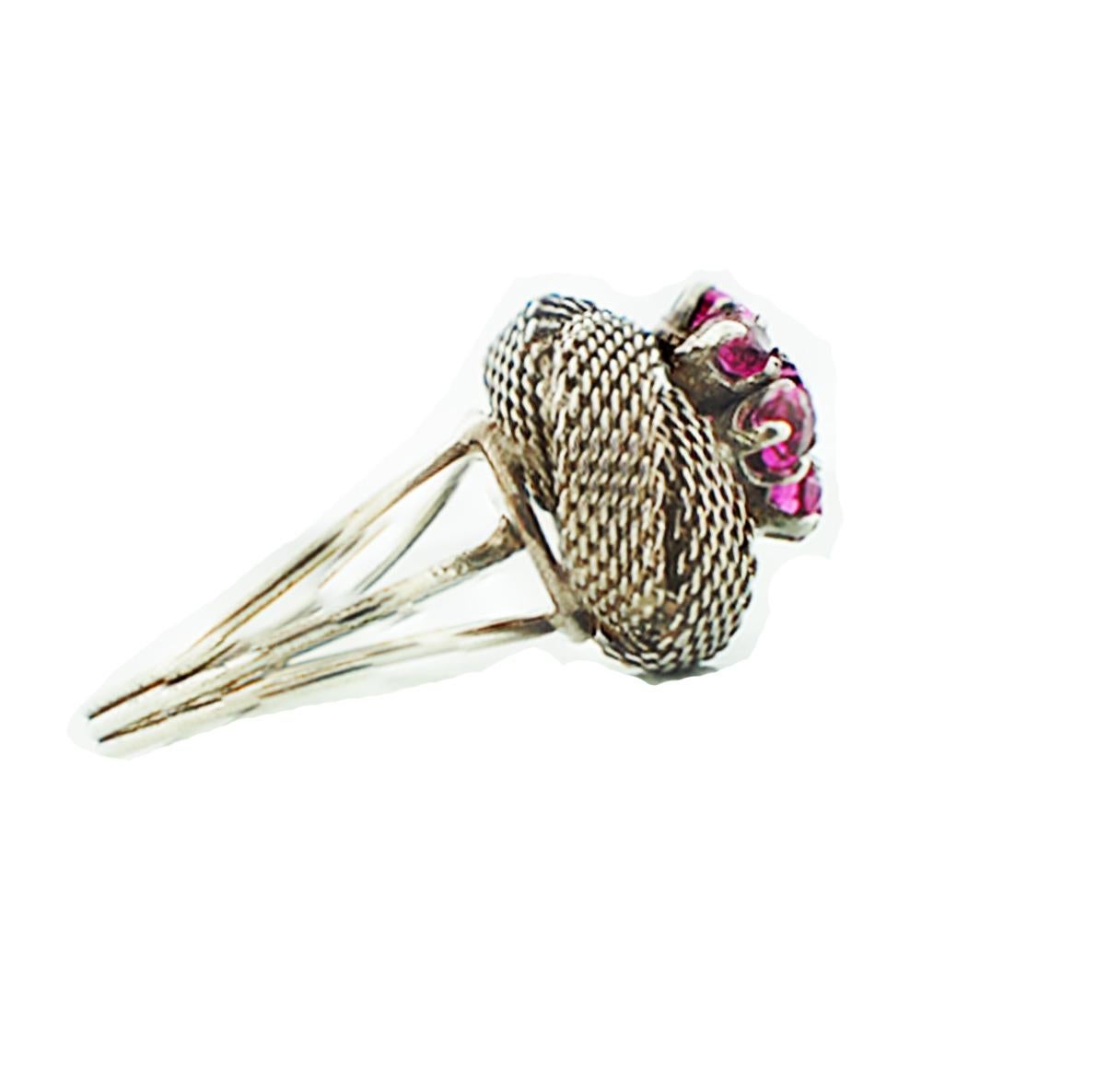 Weaved Mesh Sterling Red Stone Cluster Ring Sterling Silver In Fair Condition In Laguna Hills, CA