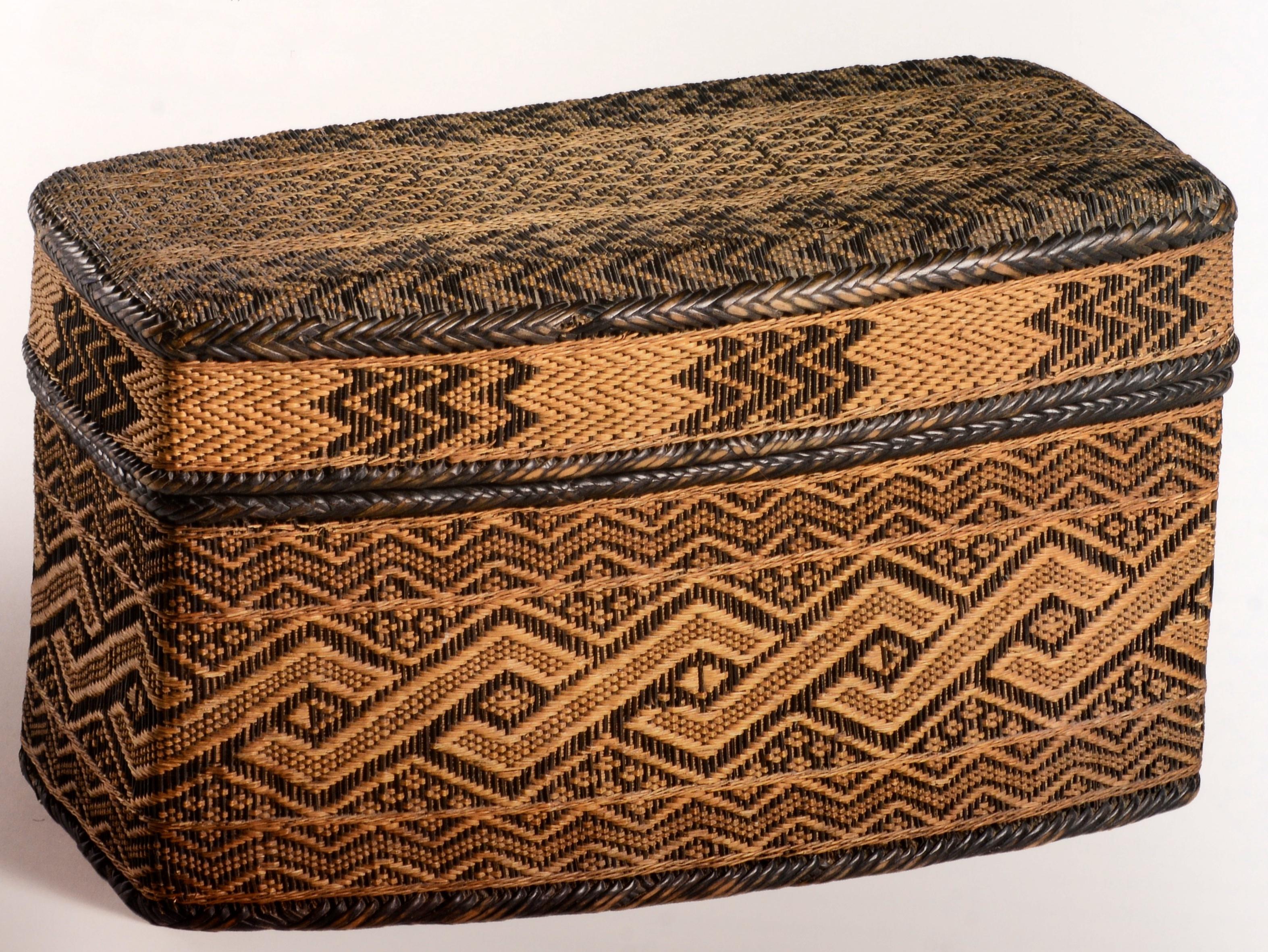 Weaving Abstraction: Kuba Textiles & the Woven Art of Central Africa, 1st Ed For Sale 4