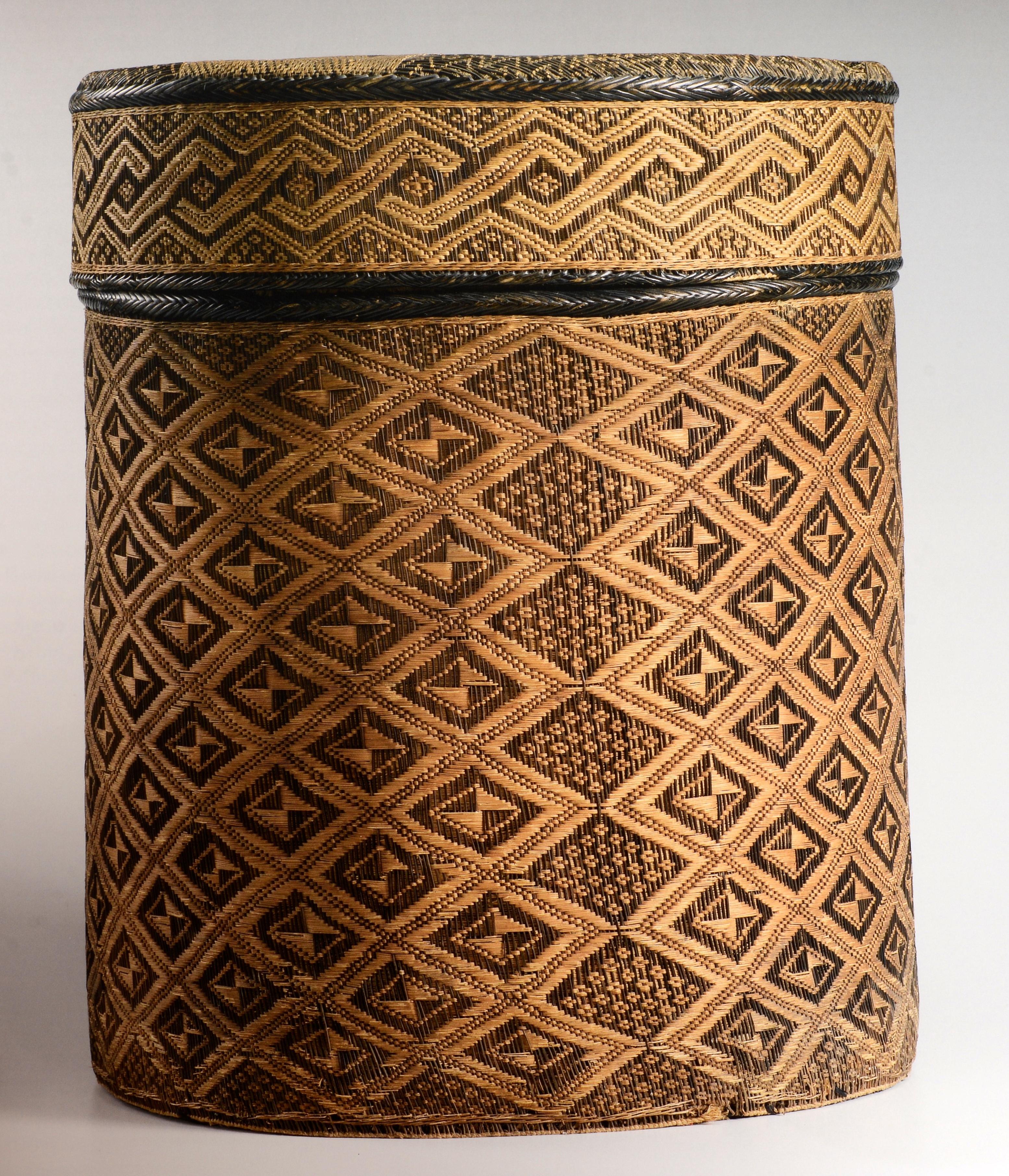 Weaving Abstraction: Kuba Textiles & the Woven Art of Central Africa, 1st Ed For Sale 3