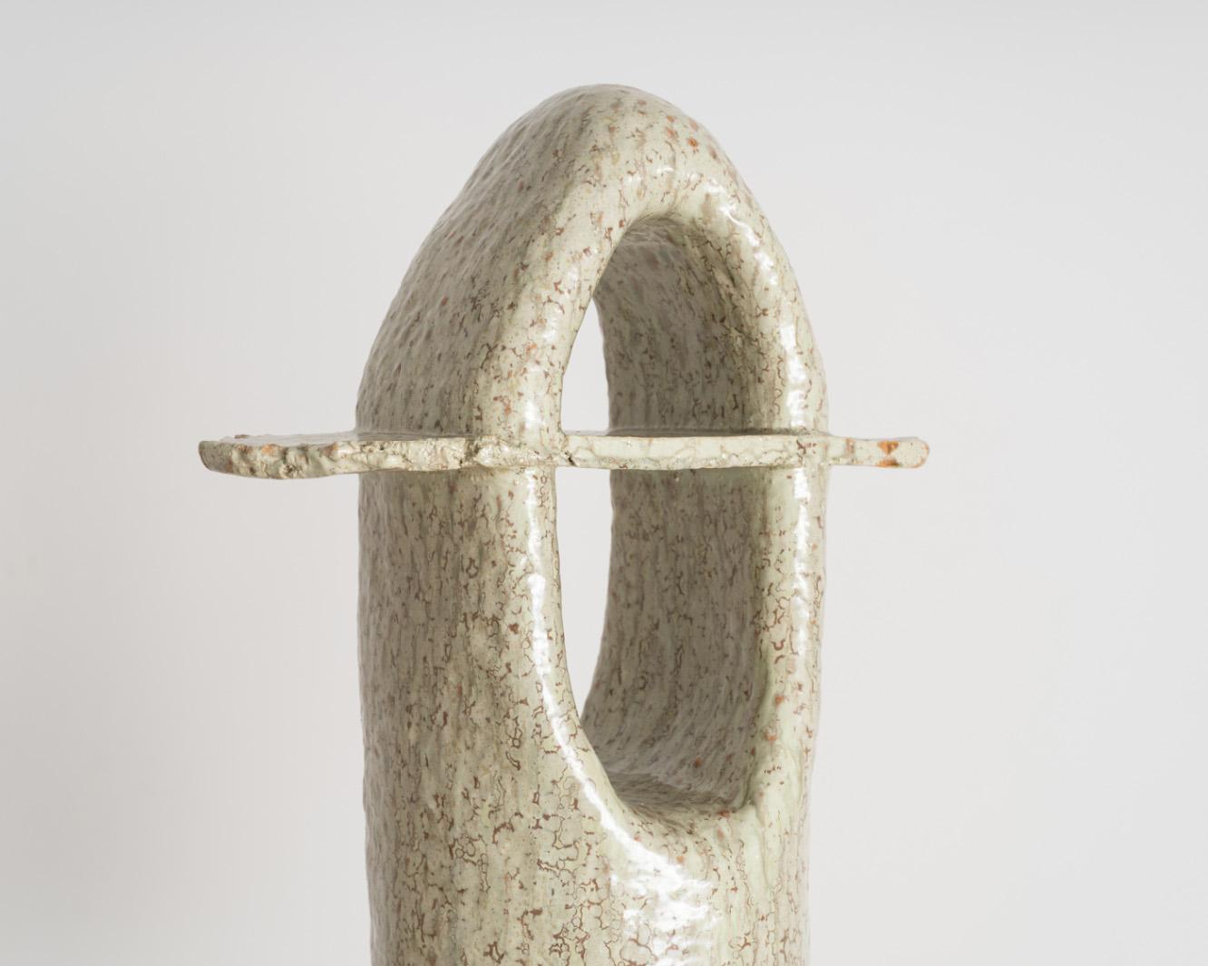 Keramikskulptur „Weaving In Times“ von Pernille Pontoppidan Perdersen, 2022 (Handgefertigt) im Angebot