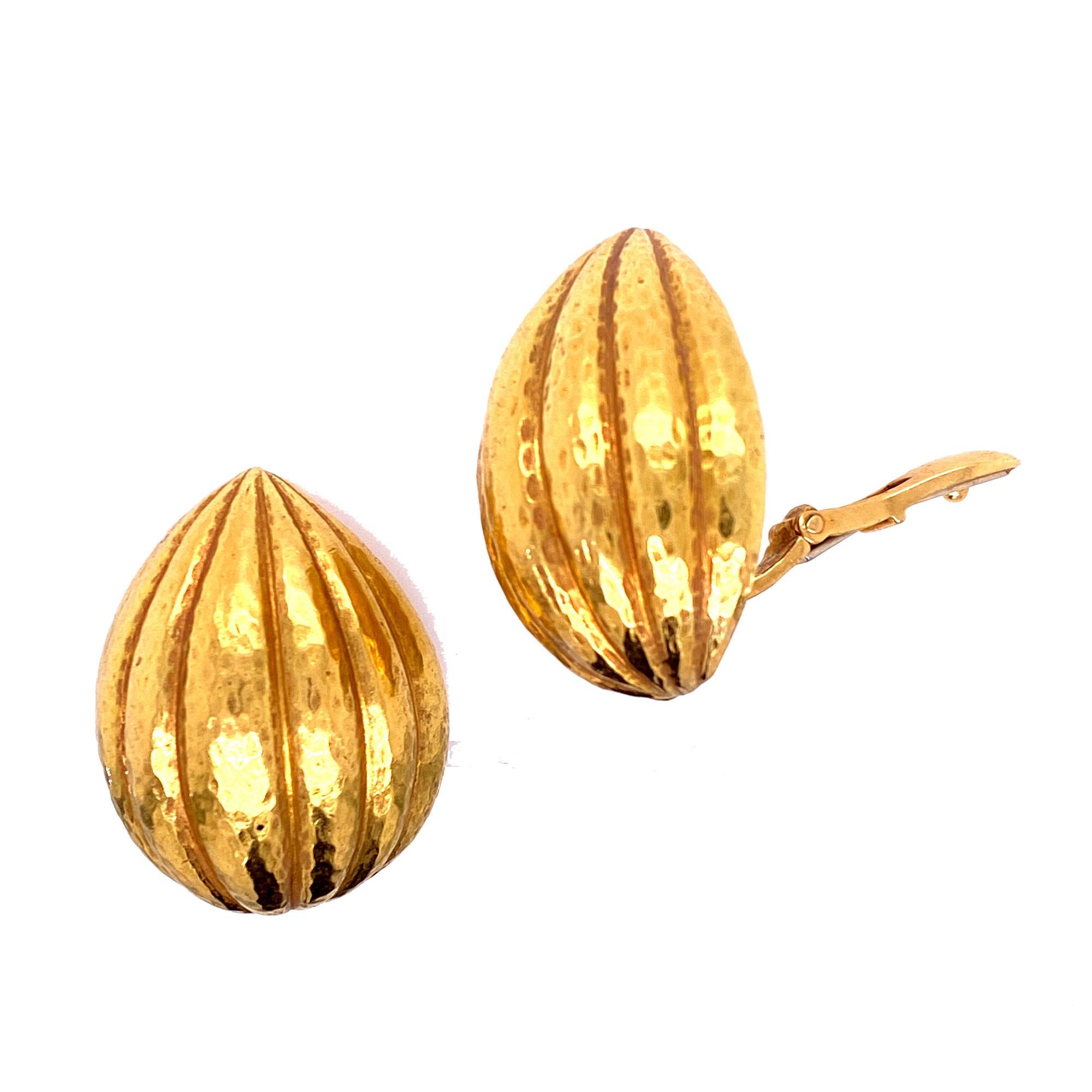 Modern Webb Hammered 18 Karat Yellow Gold Ribbed Clip Earrings