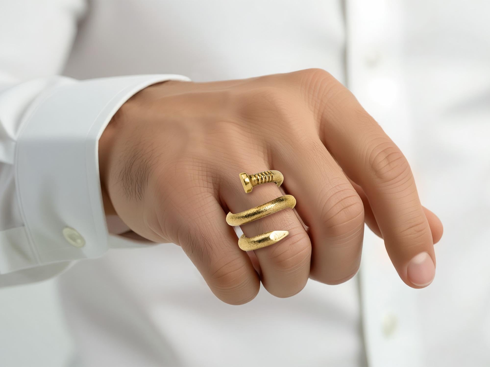 Anello per unghie con texture grande di Webb in vendita 1