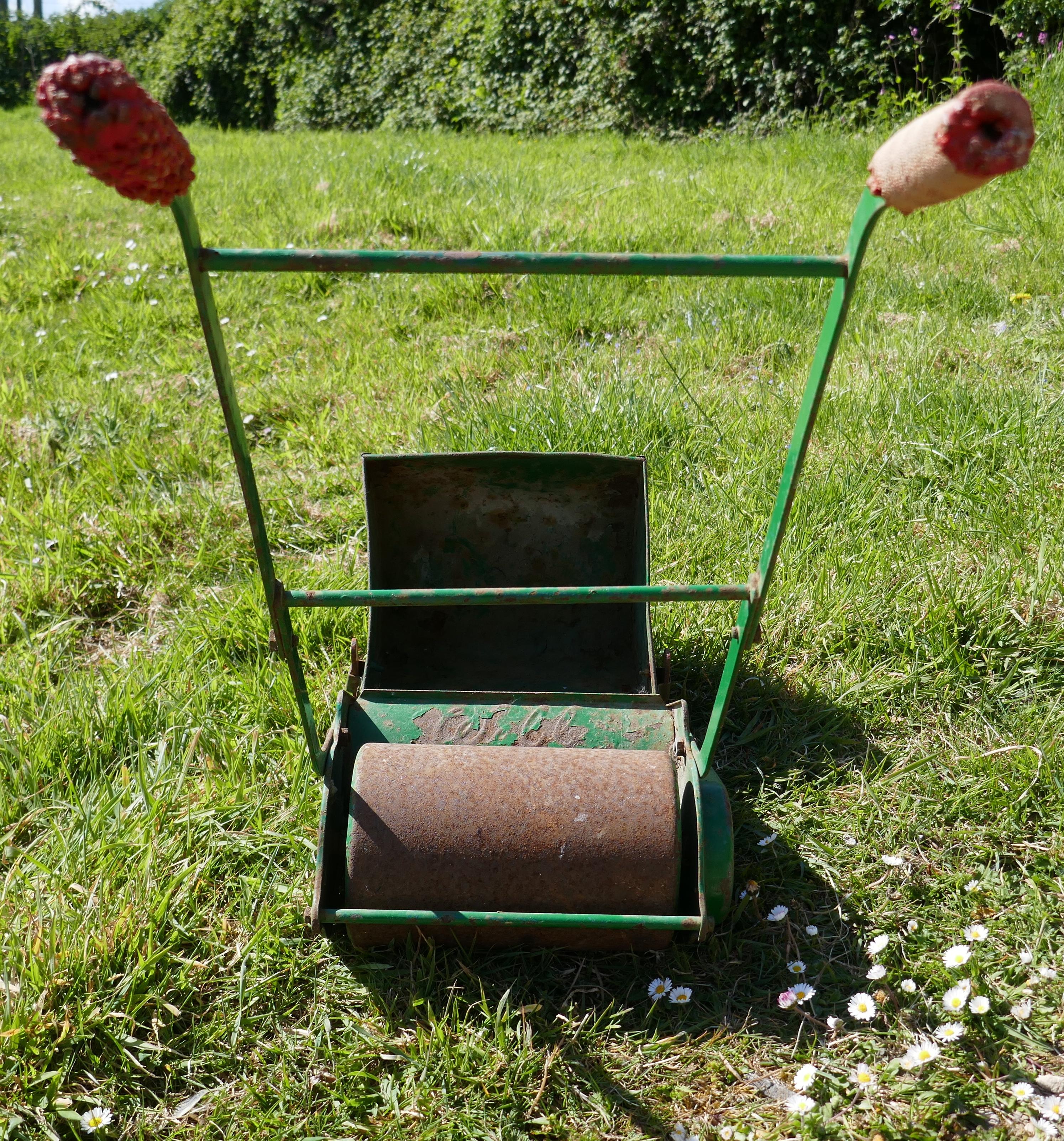 Tagliaerba da giardino in miniatura per bambini Webb In condizioni deteriorate in vendita a Godshill, Isle of Wight