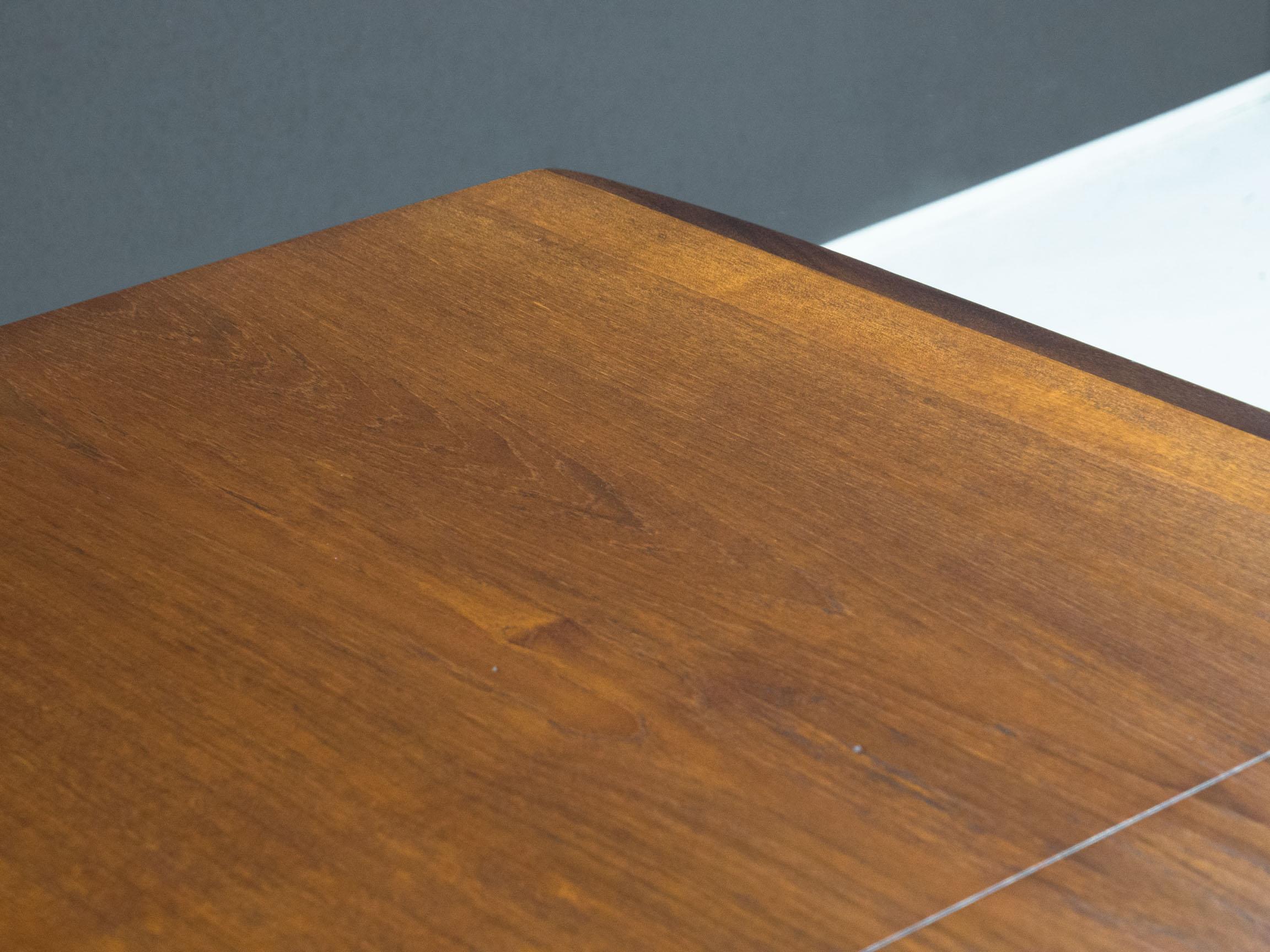 Placage Table de salle à manger en teck modèle WéBé 'Milaan' - Louis van Teeffelen en vente